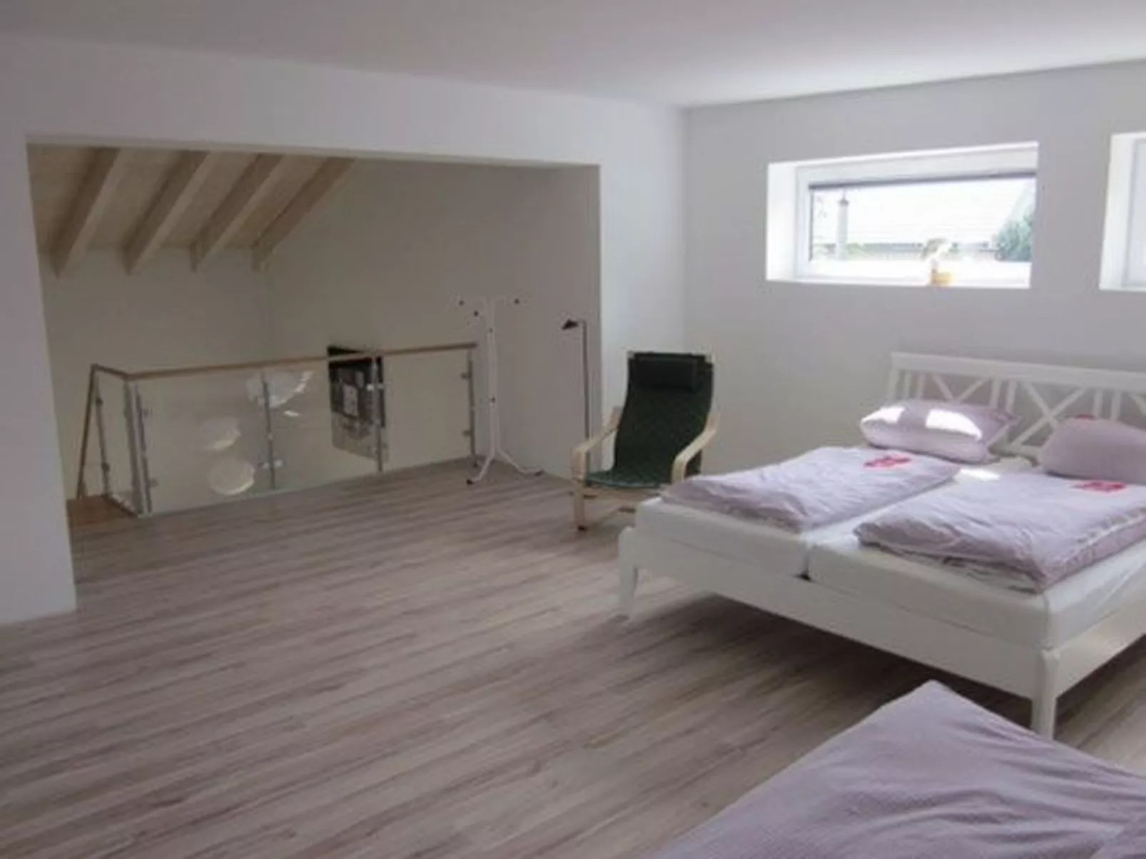 Moderne Maisonette-Wohnung mit Terrasse-Binnen