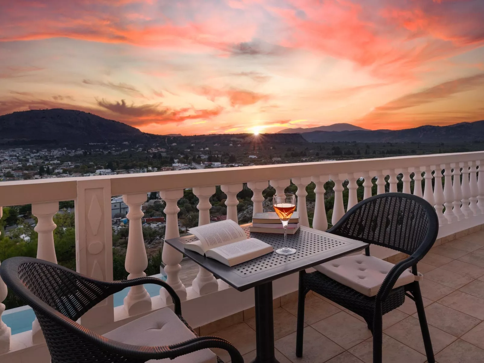 Villa Kamos in Archangelos-Buiten