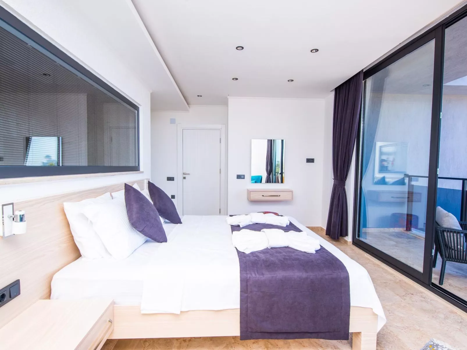 Azda-Image-tags.info