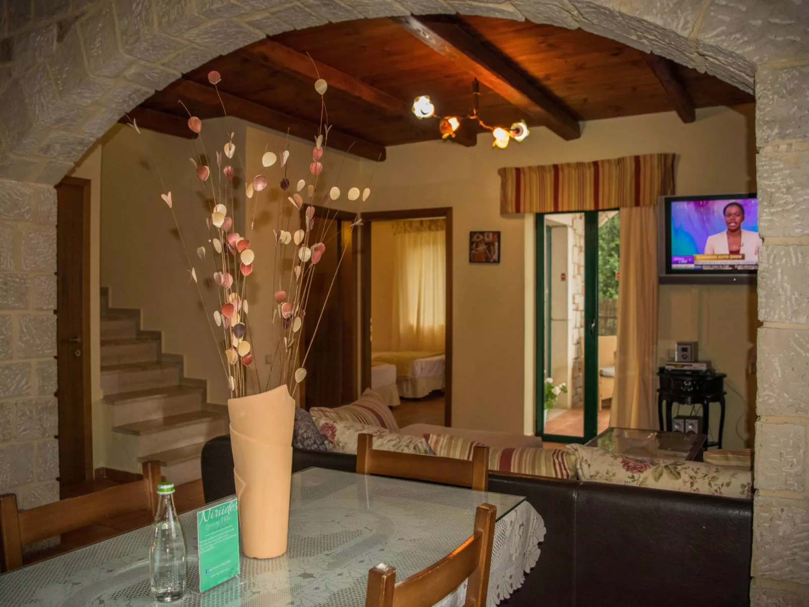 Niriides Villas_ Thetis_ 3-Schlafzimmer privater Pool-Binnen