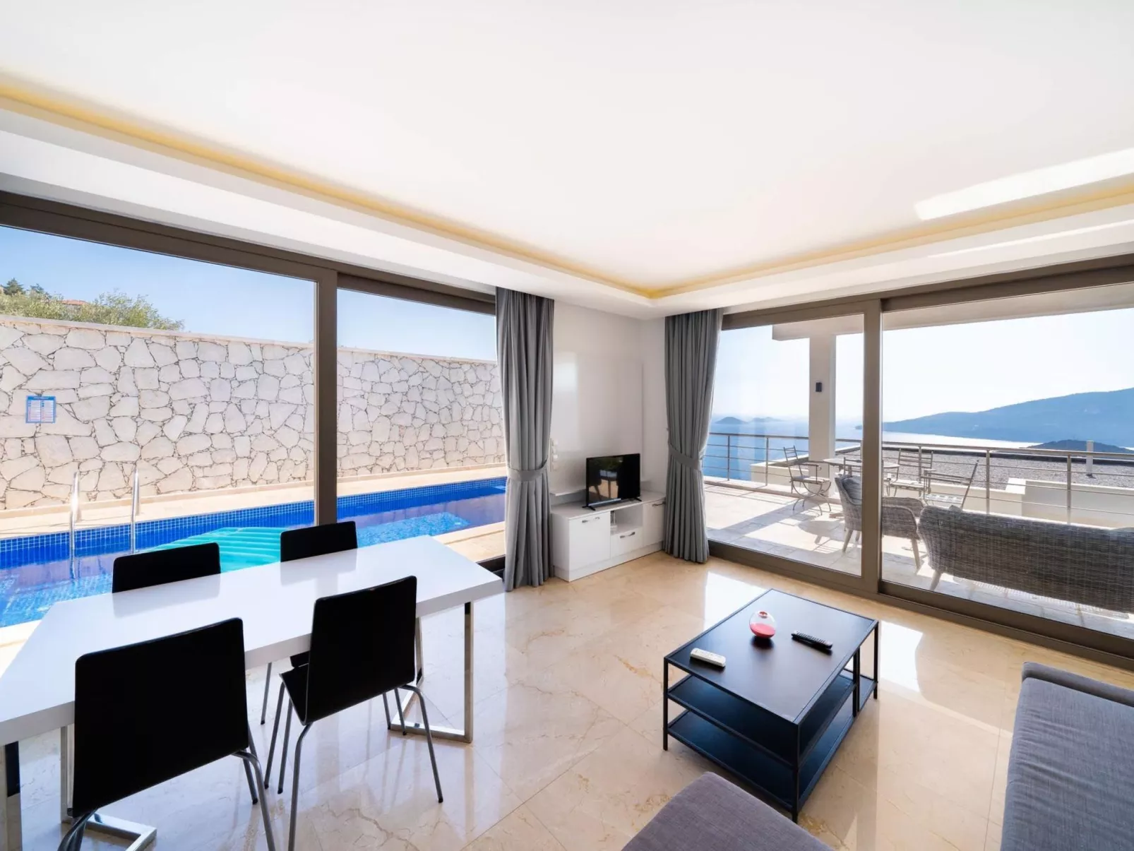 Villa Mini Arden mit Privatem Pool und Meerblick-Binnen