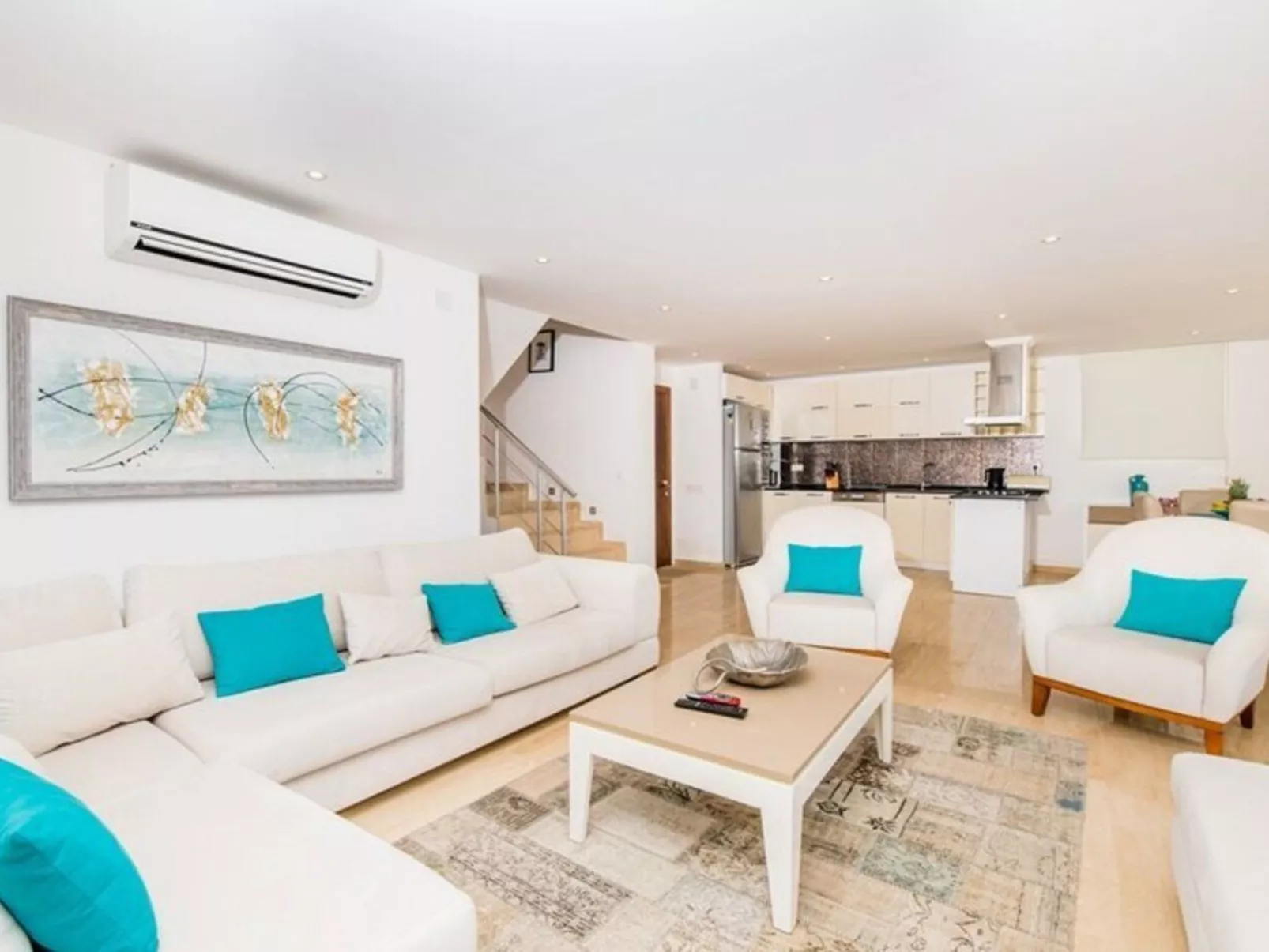 6 Personen nähe Strand-Image-tags.info