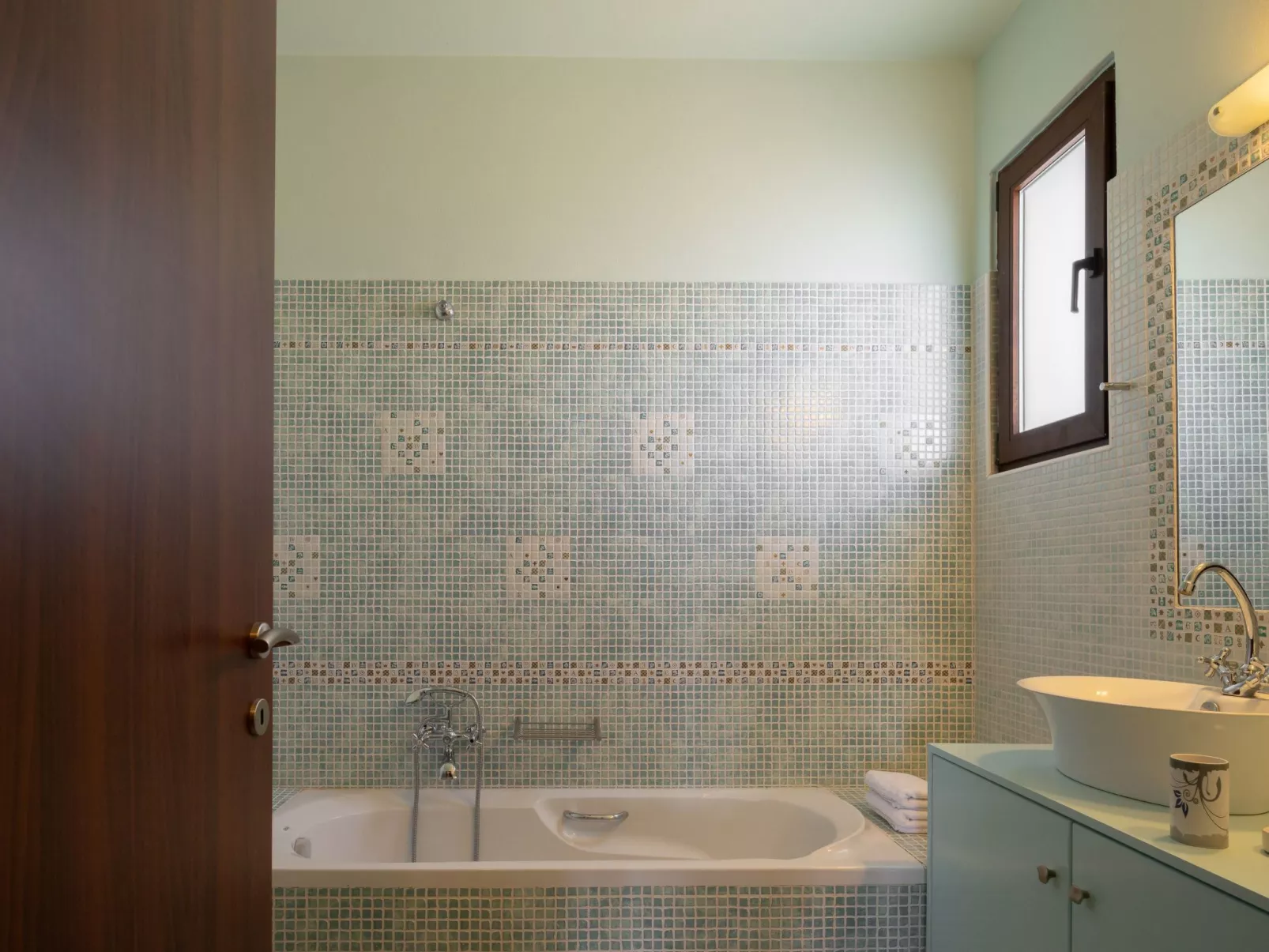 Ferienvilla "Rousa" mit Bergblick-Image-tags.info