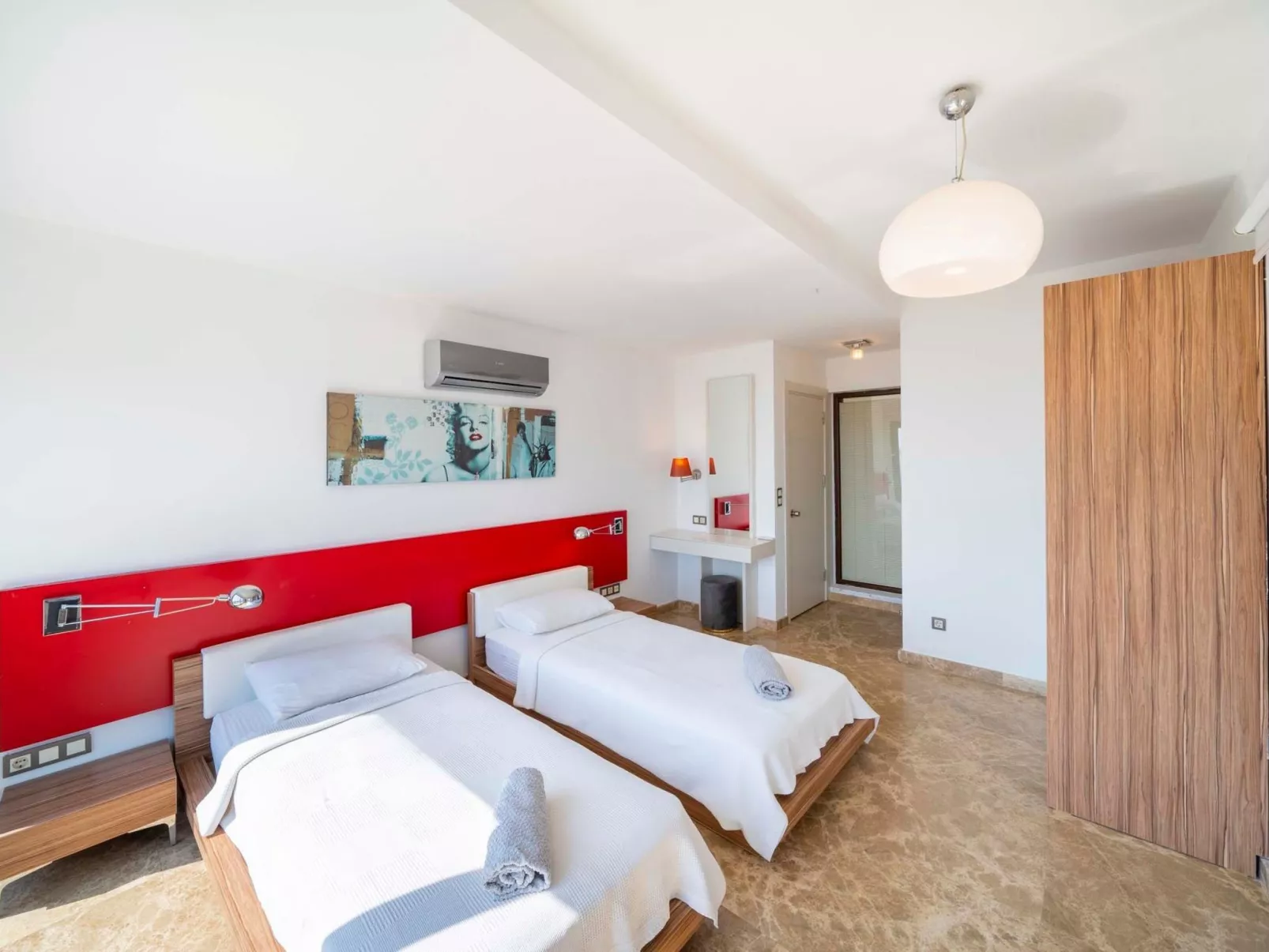 Exklusive Villa mit Infinitypool-Binnen