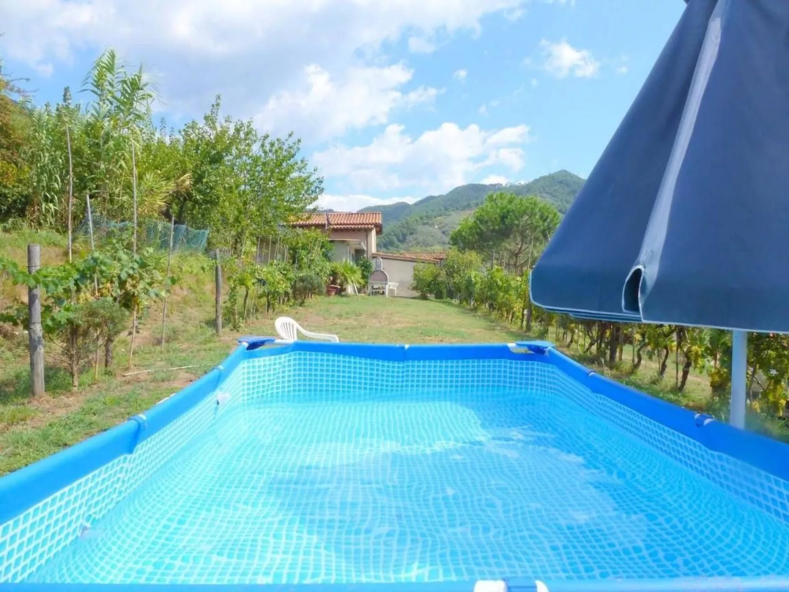 Mit privatem Pool-Buiten