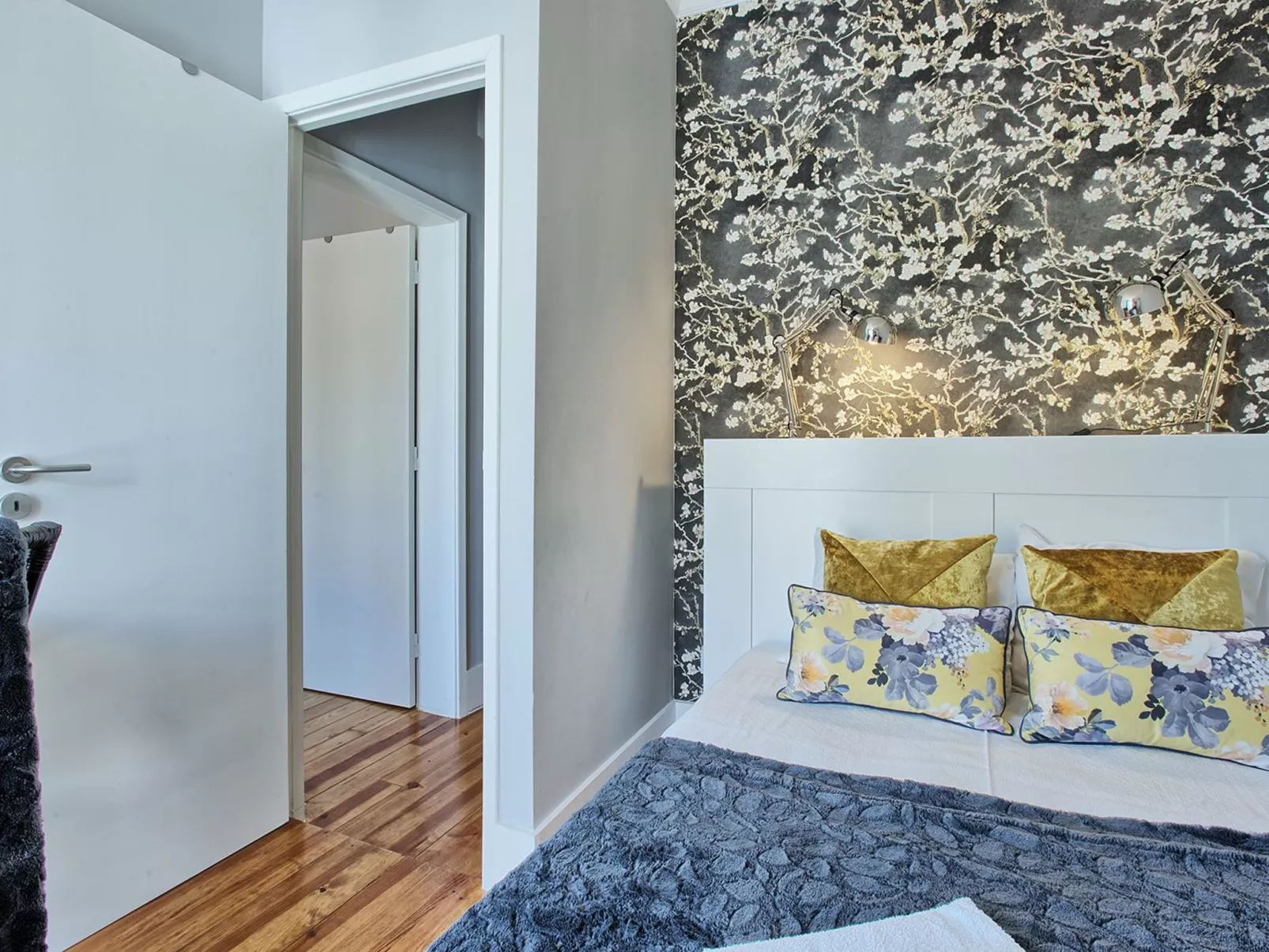 Angel's Chic Duplex-Image-tags.info