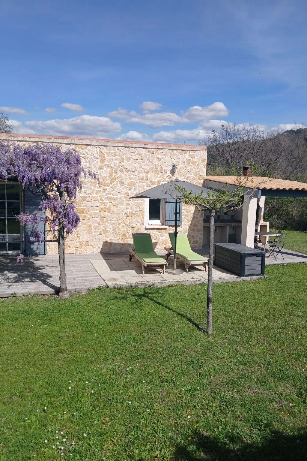 Provenzalisches Ferienhaus mit Charme auf dem Land mit Pool-Buiten