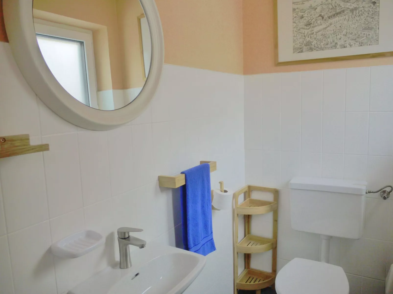 Wohl eingerichtete Wohnung mit eigenem Balkon-Binnen