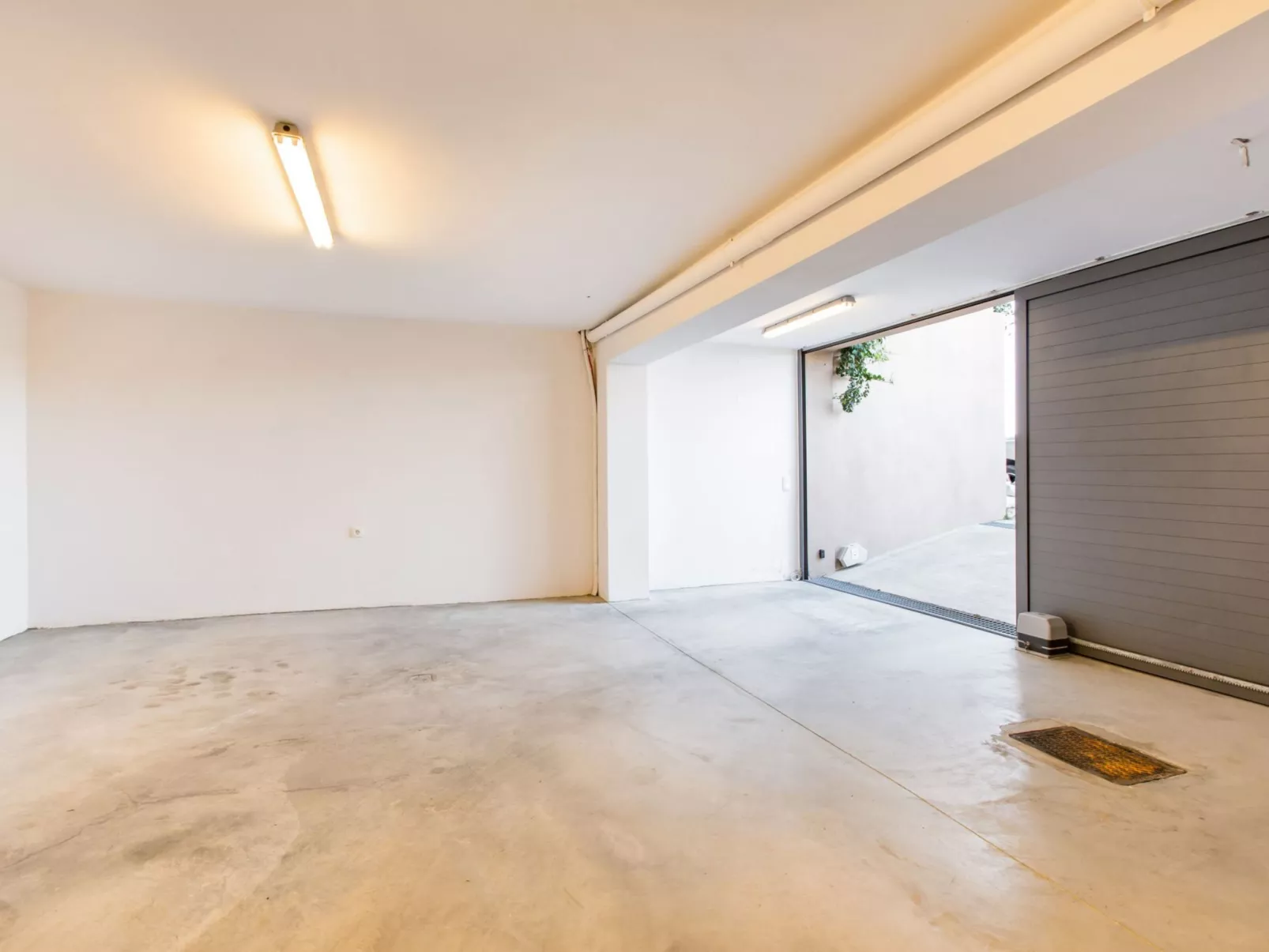 Ferienvilla mit beheiztem Pool und schöner Aussicht-Image-tags.info