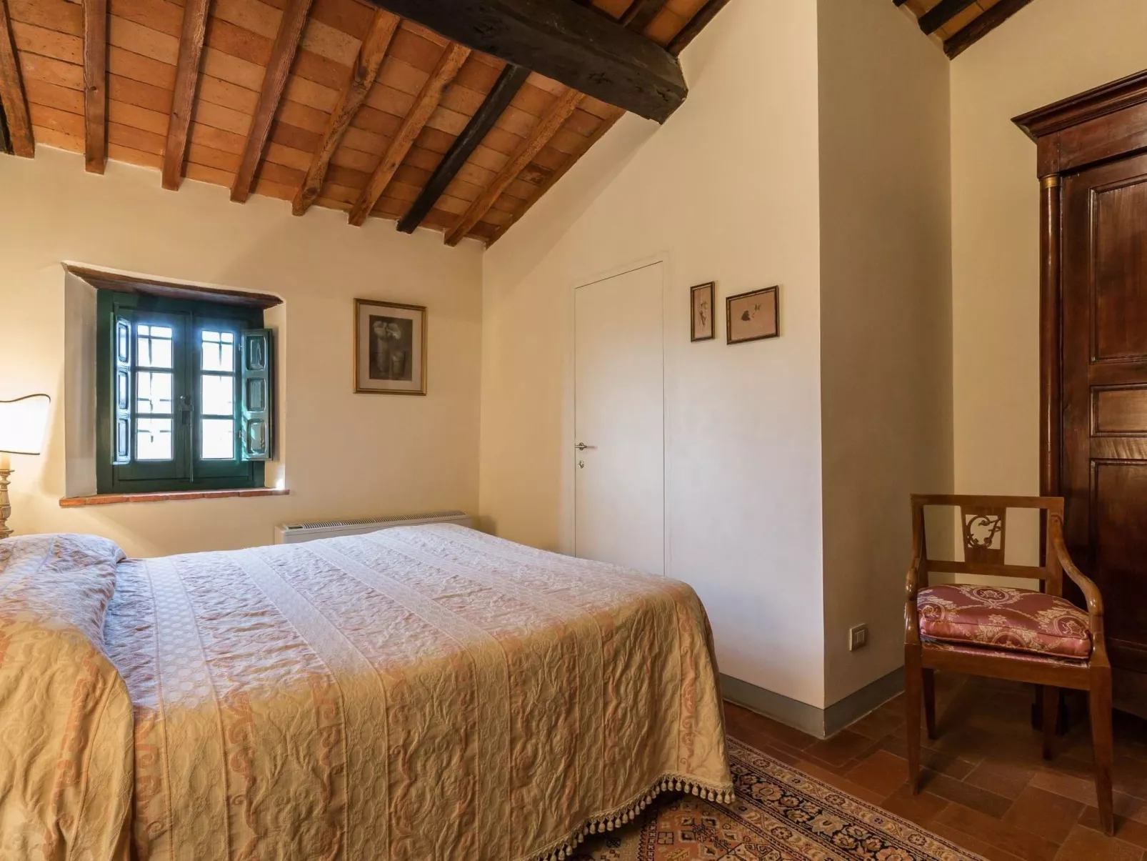 Ferienvilla "Roncovisi" mit Infinity-Pool-Image-tags.info