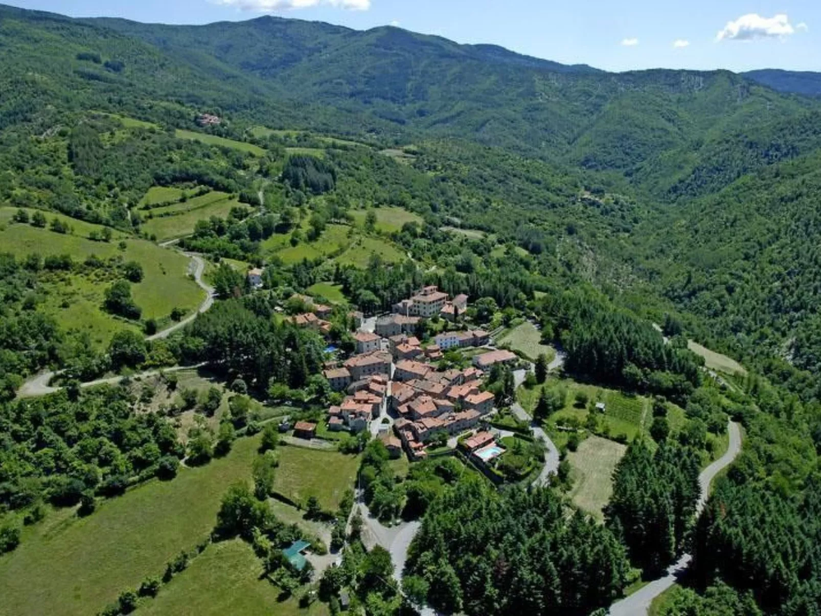 Wohnung in einer alten Villa mit Schwimmbad-Buiten