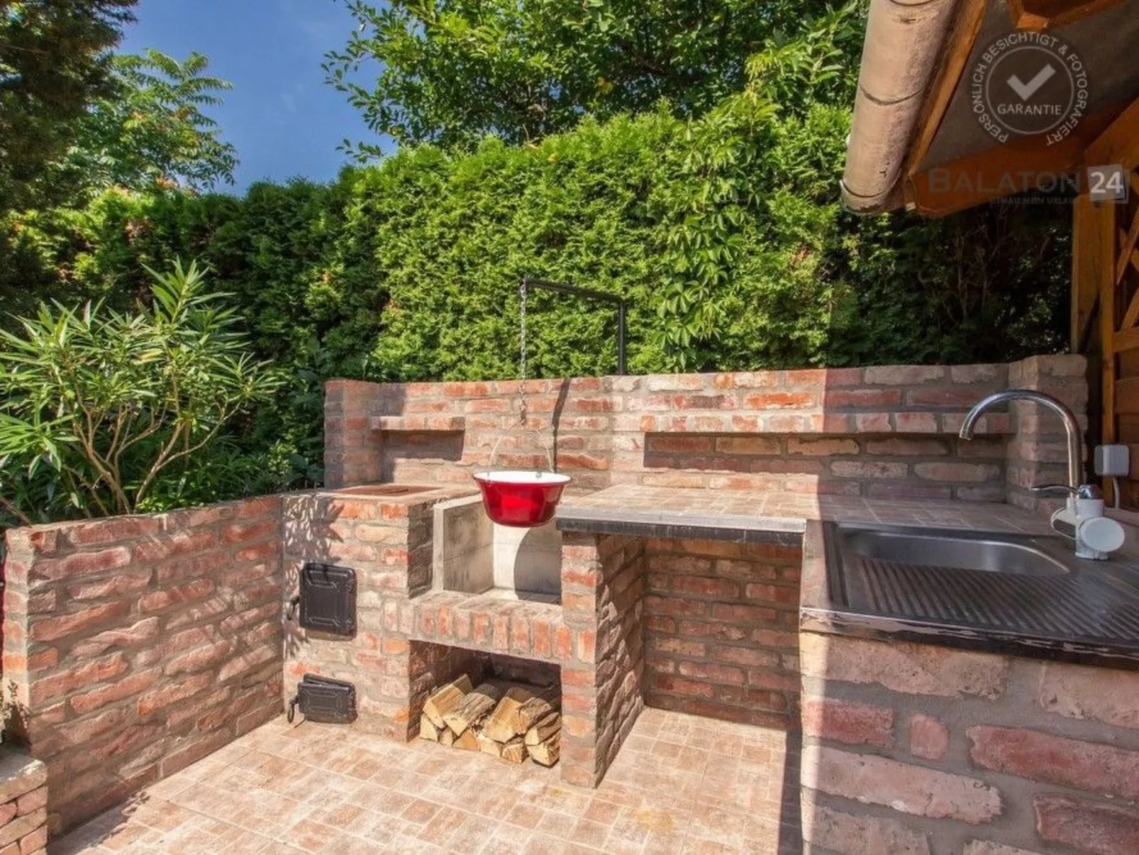 Appartement in Fonyód mit Schönem Garten-Buiten