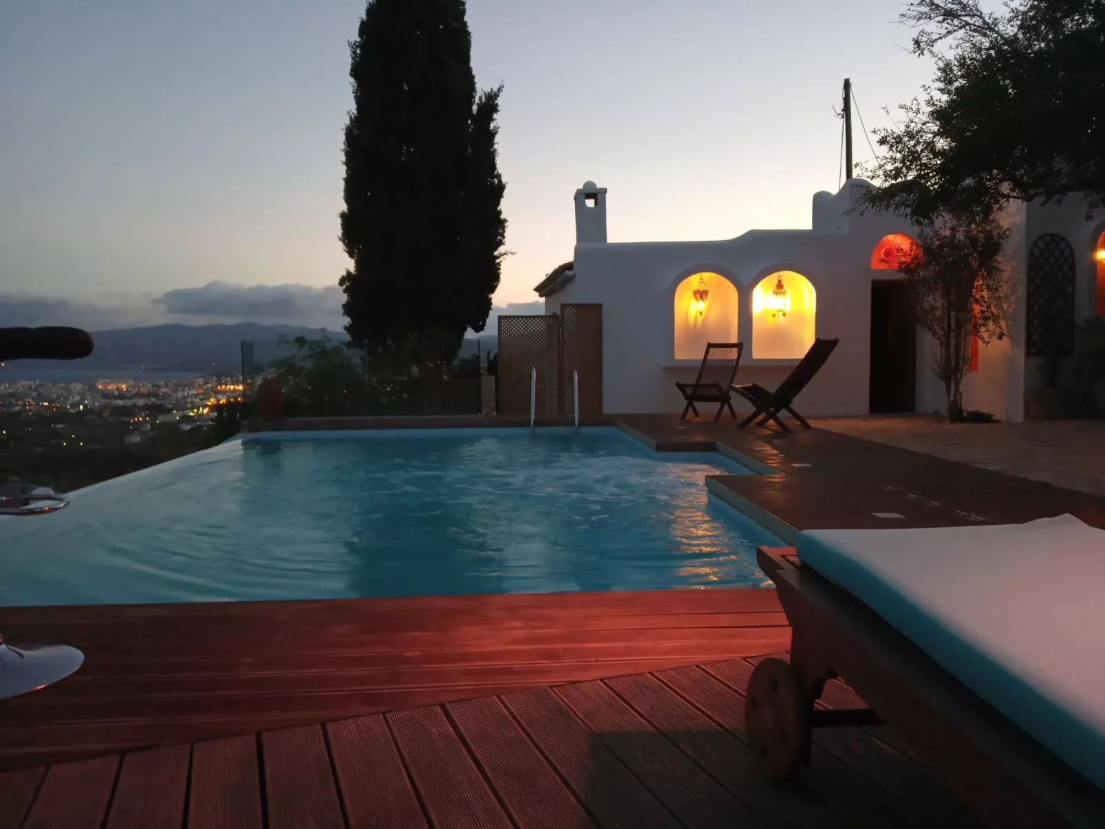 Villa "Mirabello suites" mit herrlicher Aussicht-Buiten