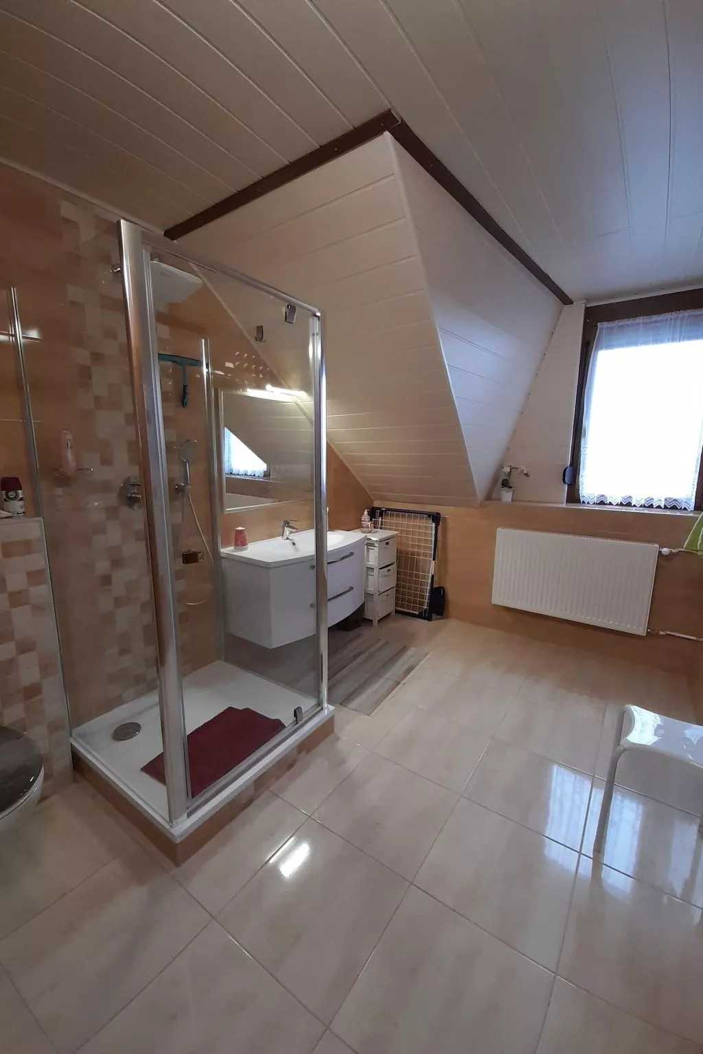 Vicky's House-Binnen