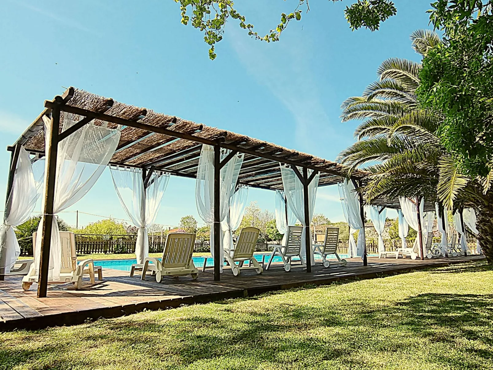 La Cave. Gite 3 chambres avec piscine-Binnen