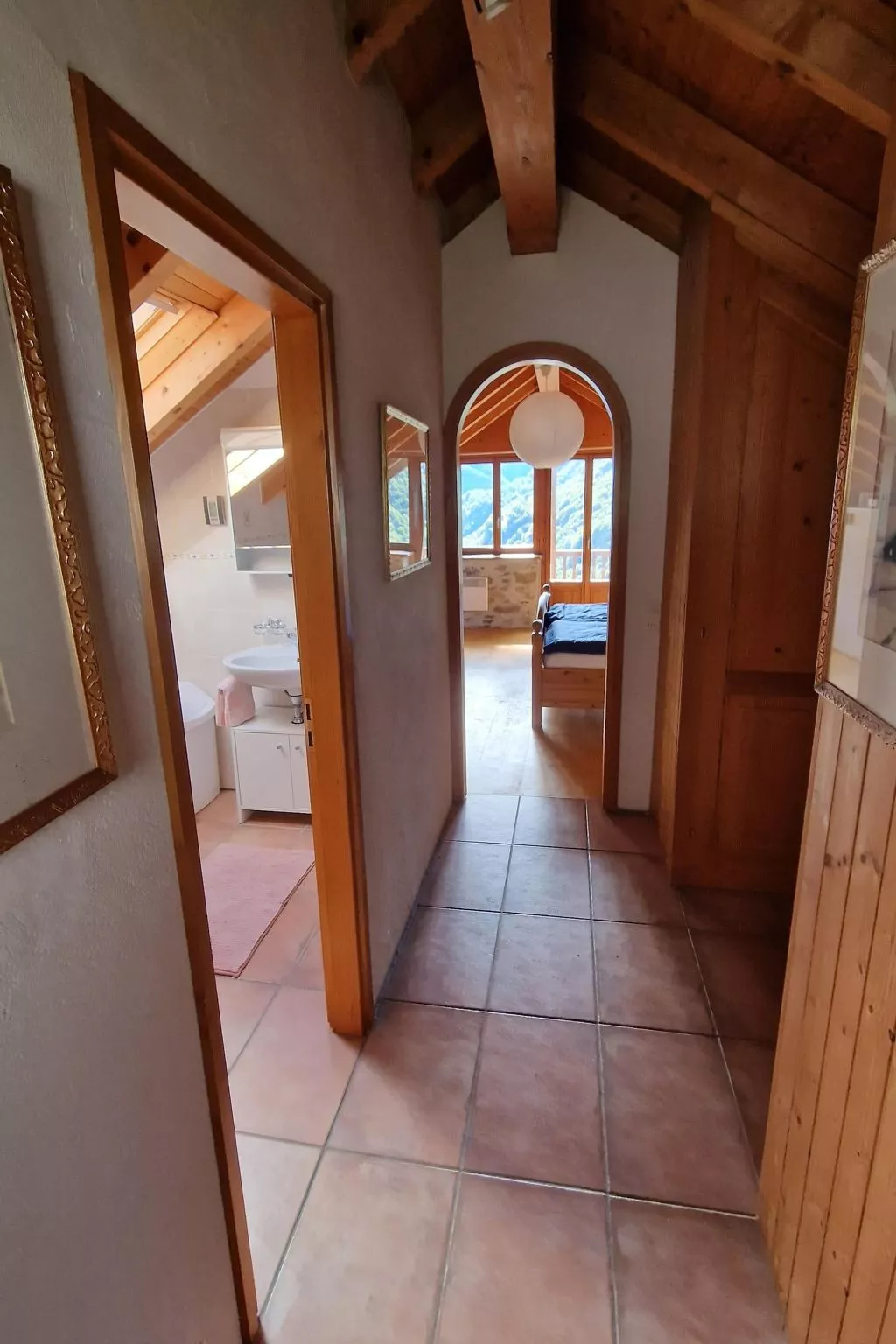 Chalet in den sonnigen Schweizer Südalpen-Image-tags.info