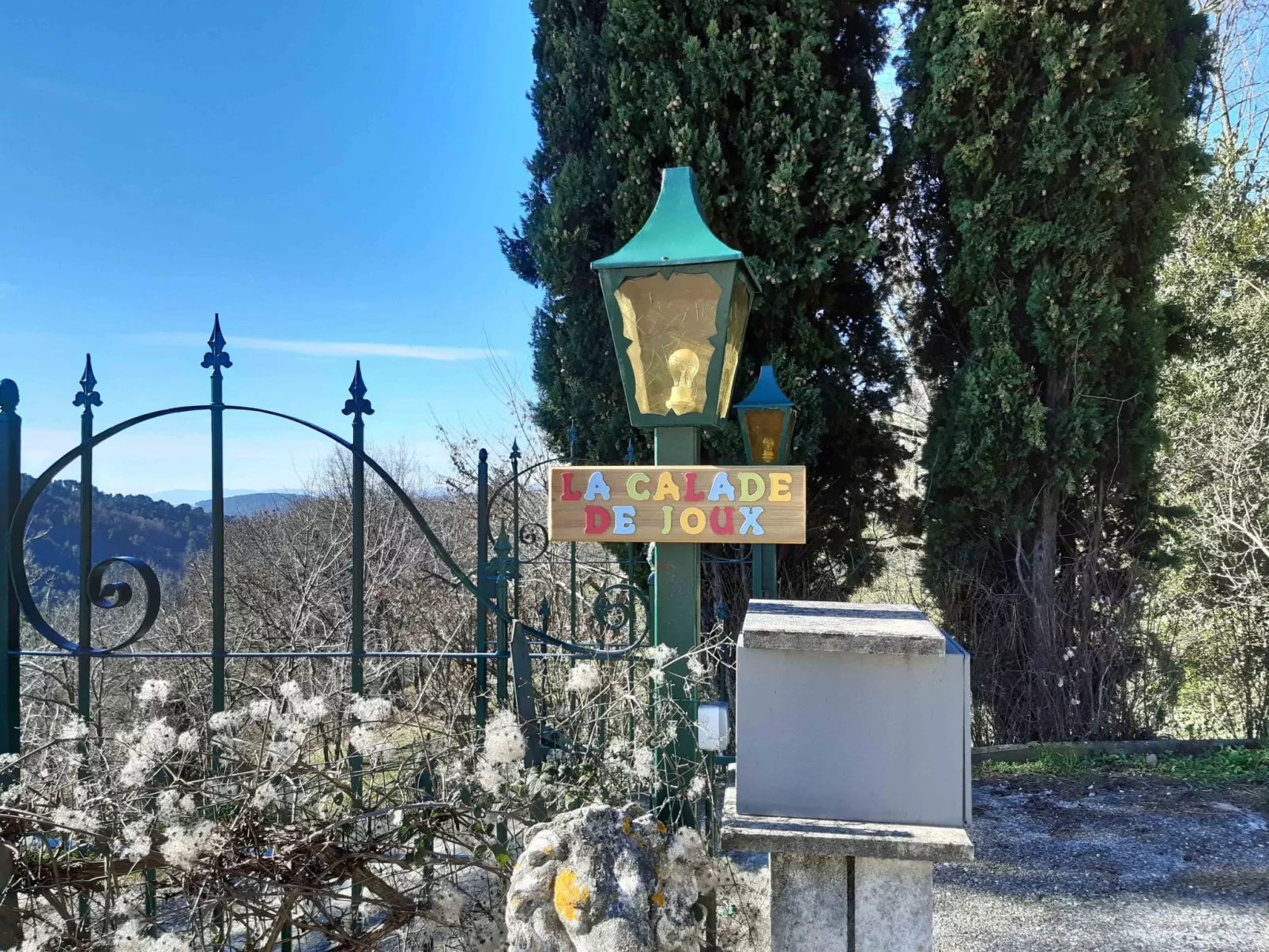 Klimatisiertes Ferienhaus mit Pool-Buiten