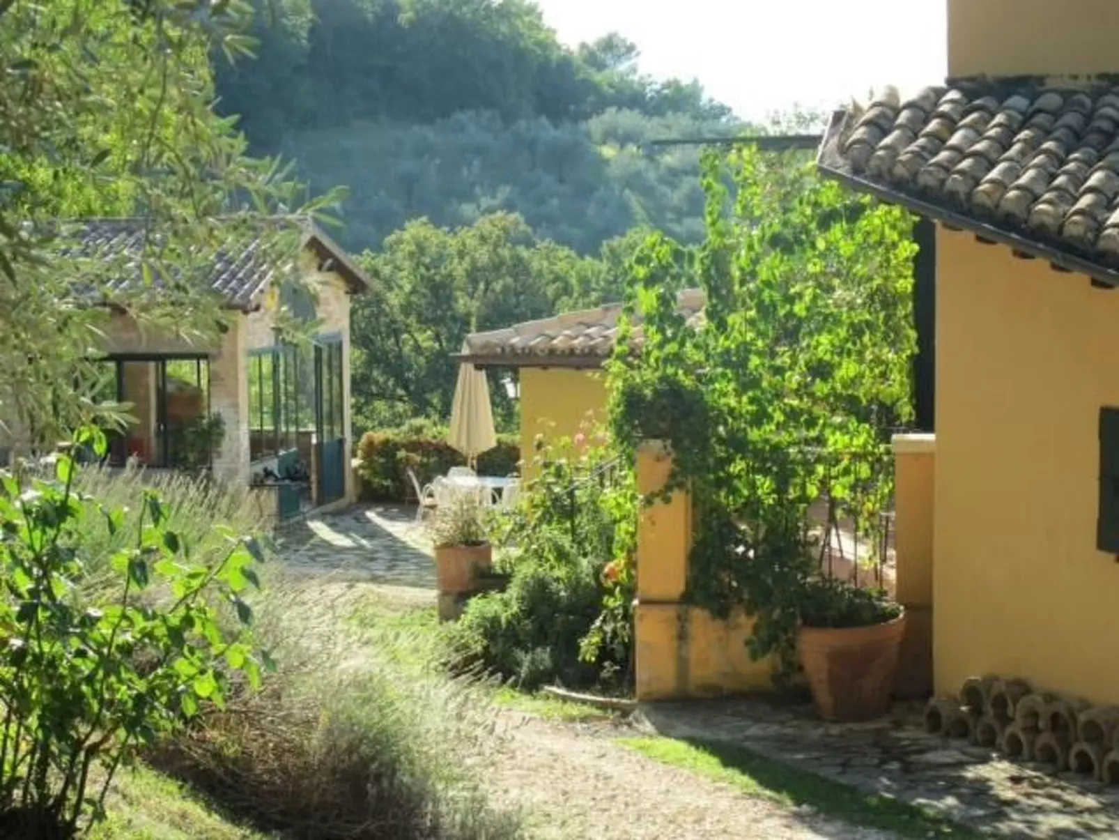 In Spoleto mit Garten, Grill und Terrasse-Buiten
