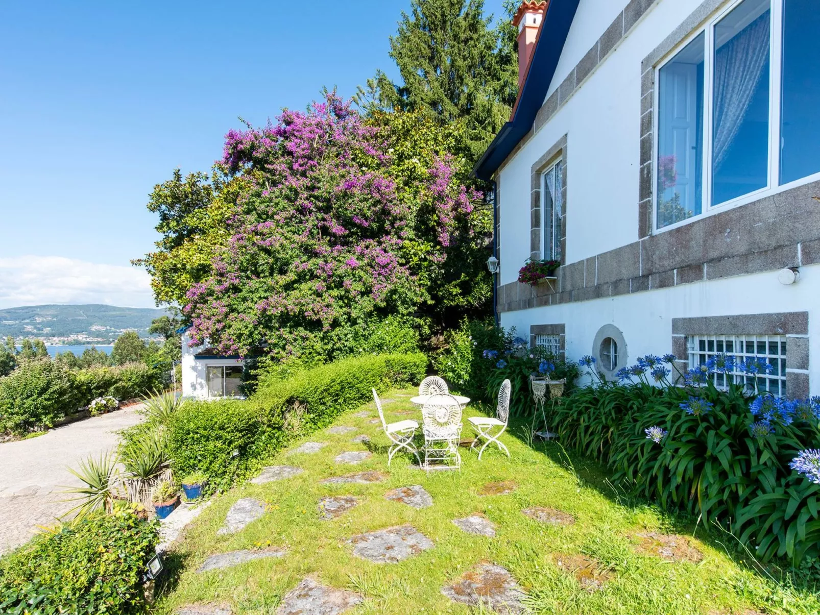 Für 12 Personen und 2 Kinder in Redondela, Costa Verde Spanien (Rías Baixas)-Image-tags.info