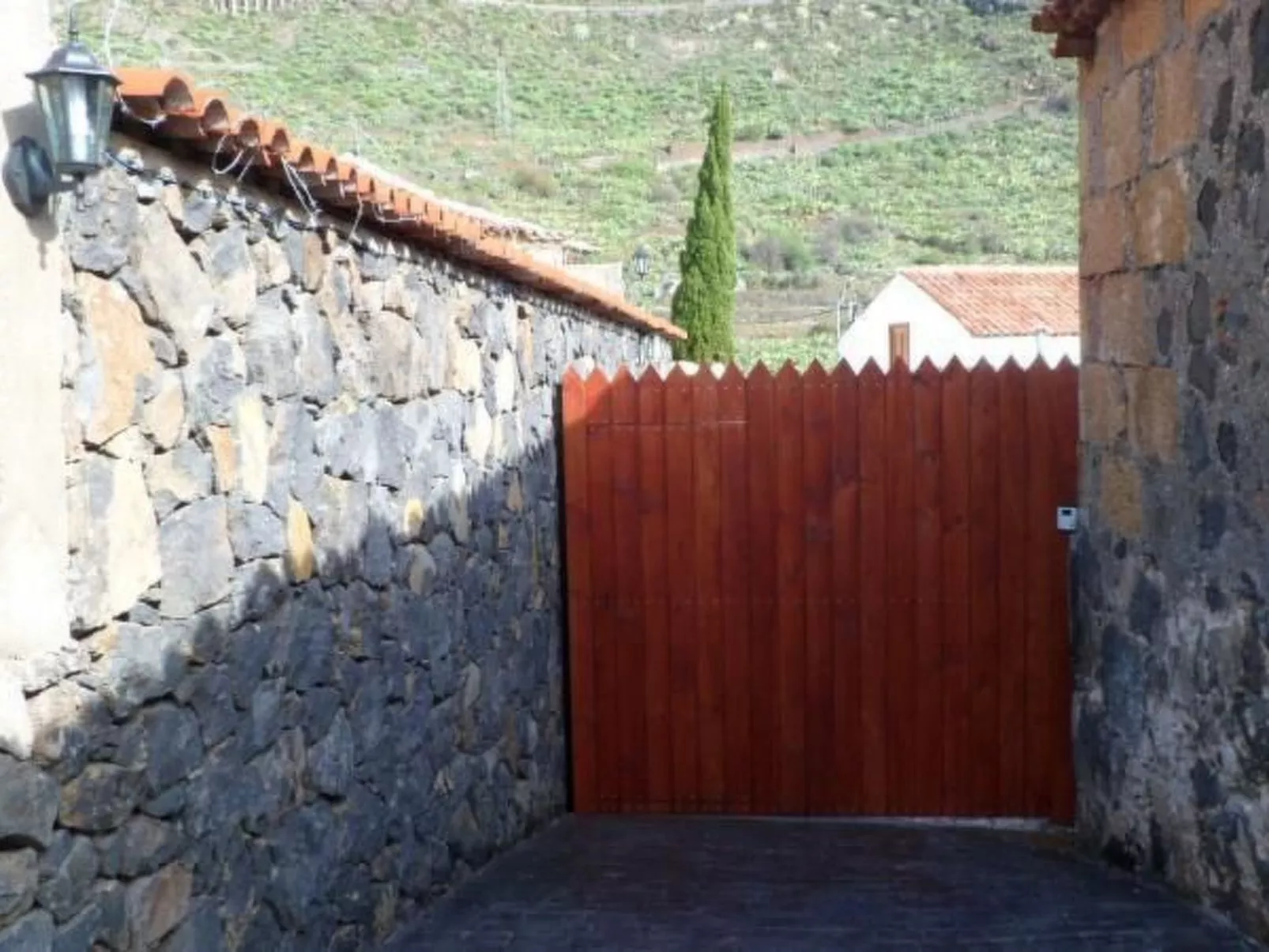 Haus mit Schwimmbad-Whirlpool in ruhiger Umgebung.-Buiten