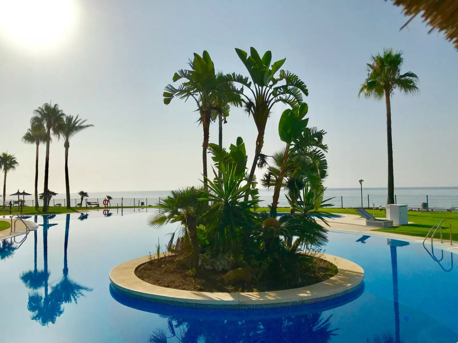 "Mi Capricho".-Buiten