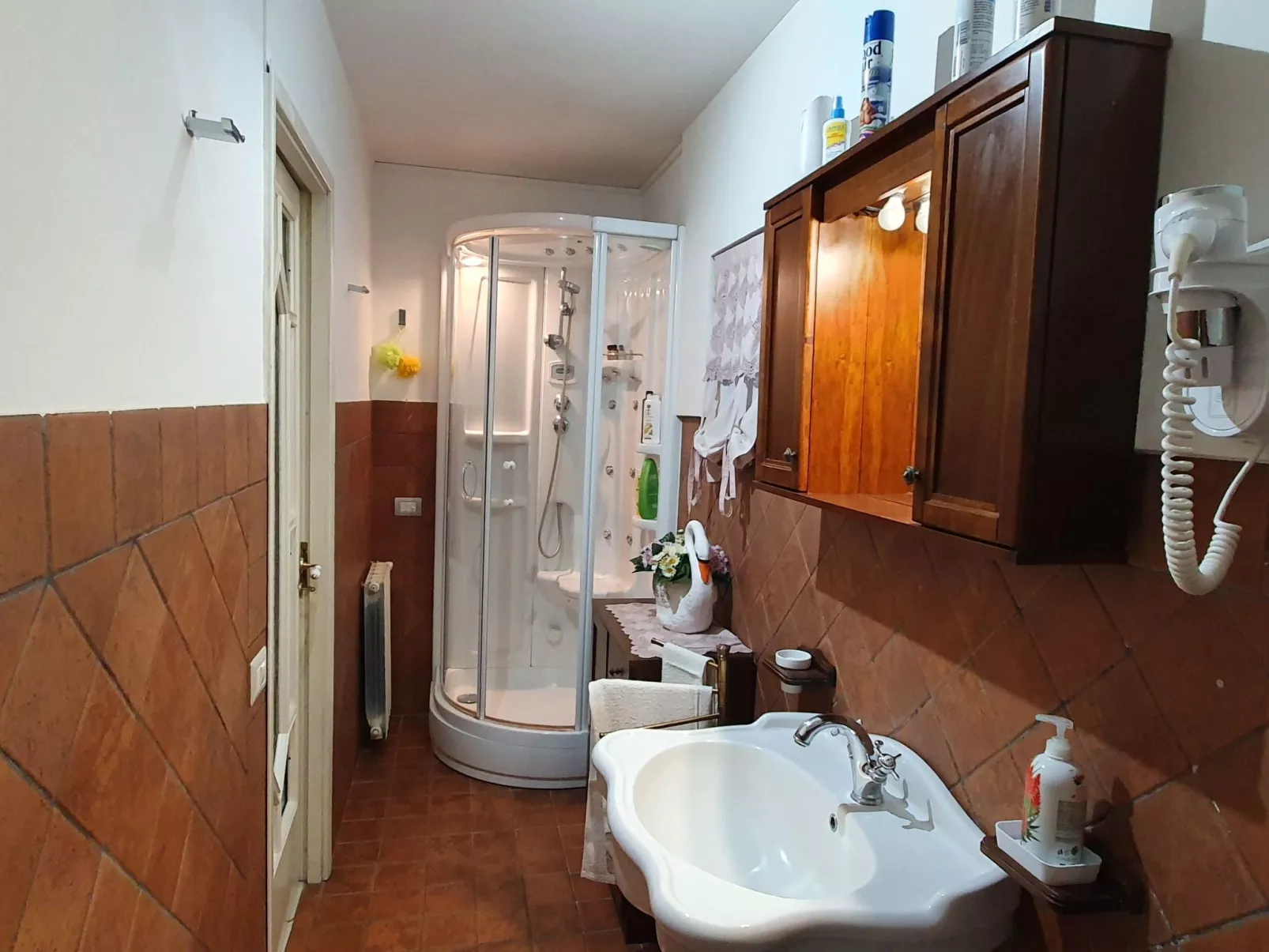 Zyklopenhaus. Erstaunliche Aussicht und privates Mini-Spa-Image-tags.info