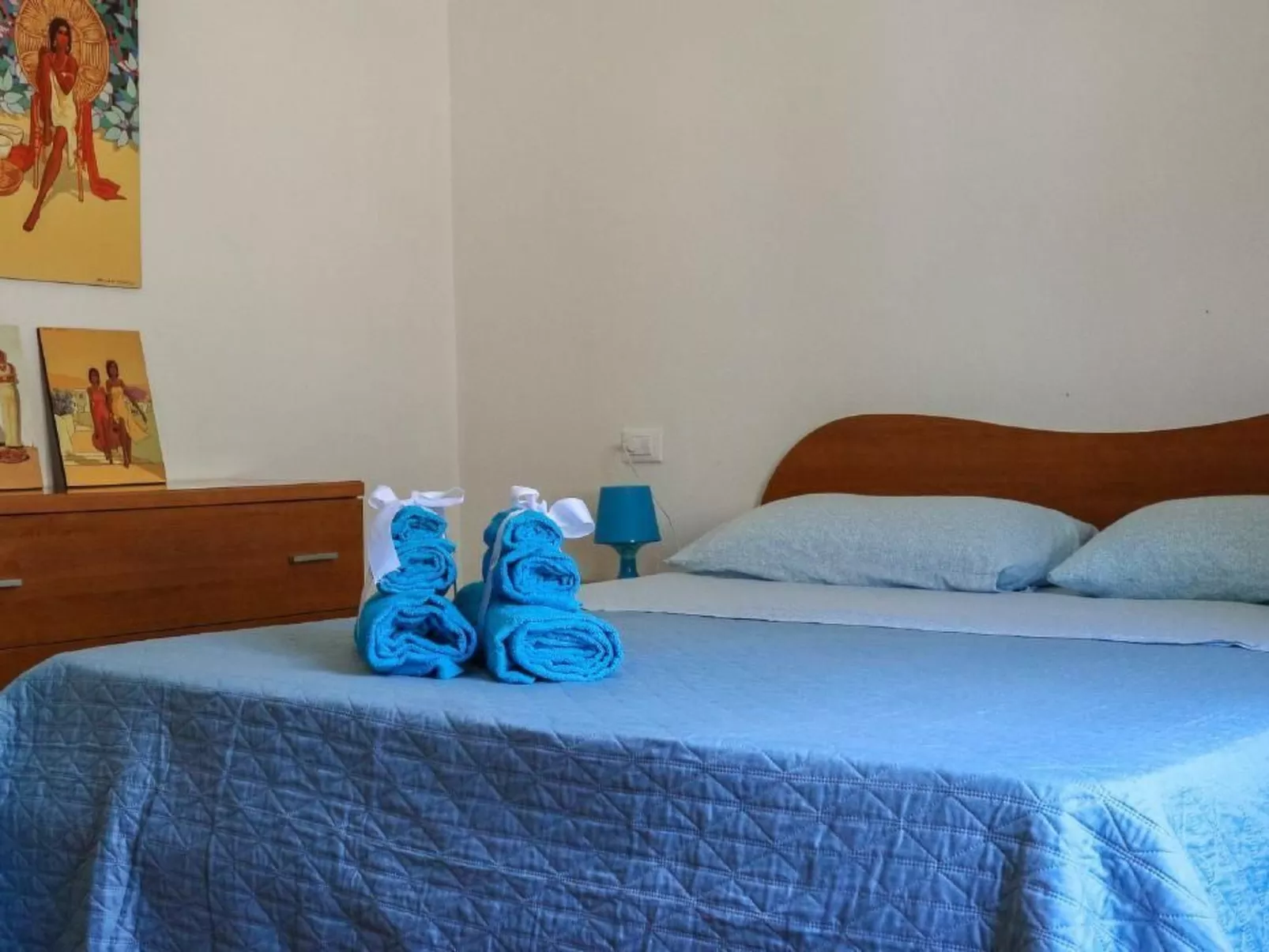 Villa mit gemeinsamem Pool und Meerblick-Binnen