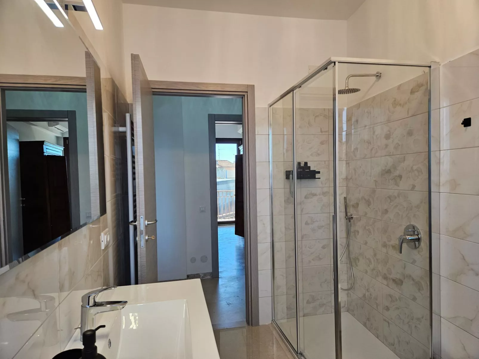 Zwischen Seen und Hügeln in Pina by Holiday World-Binnen