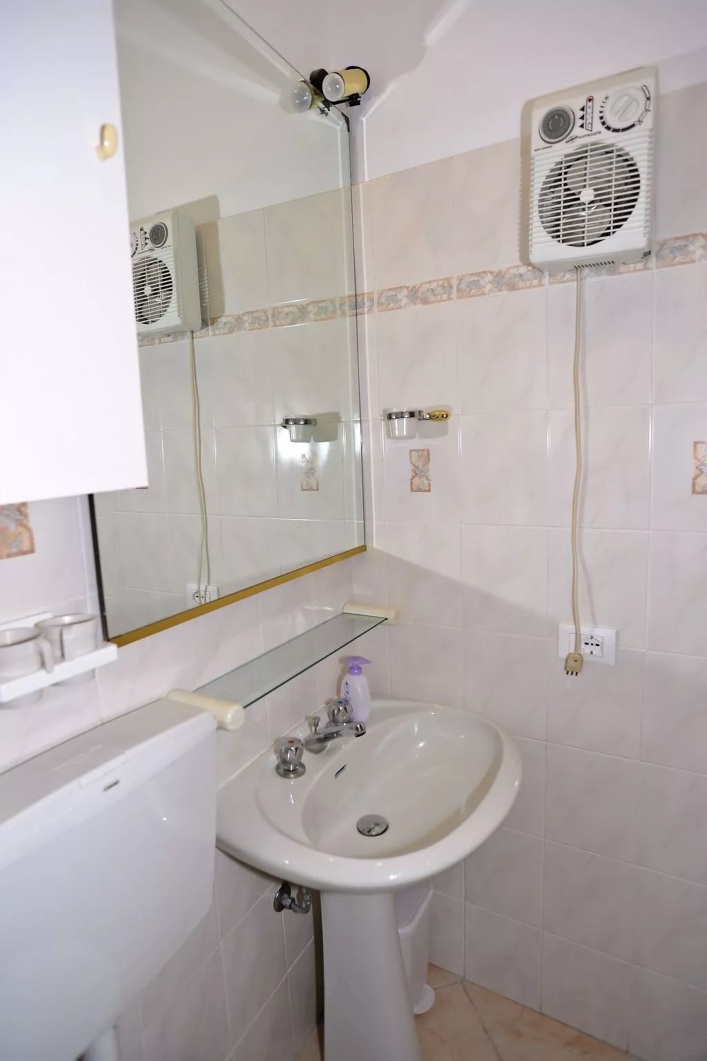 Panoramawohnung mit Balkon und Terrasse-Binnen