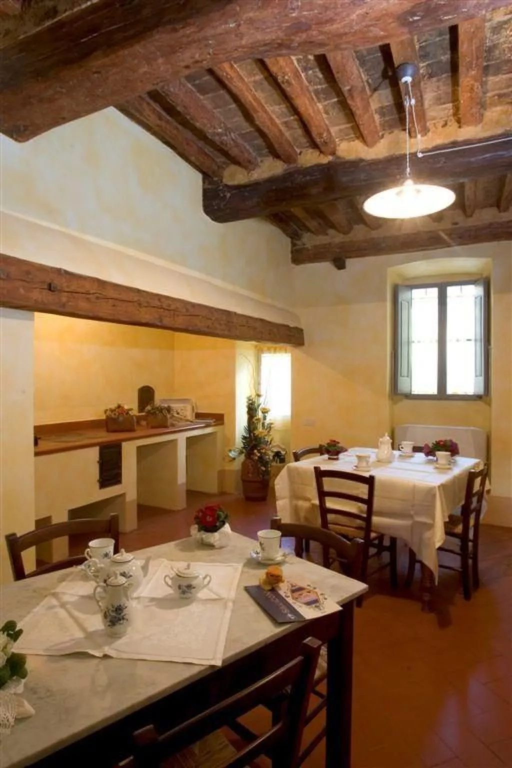 Villa 'Villa Salicone' mit privatem Pool-Binnen