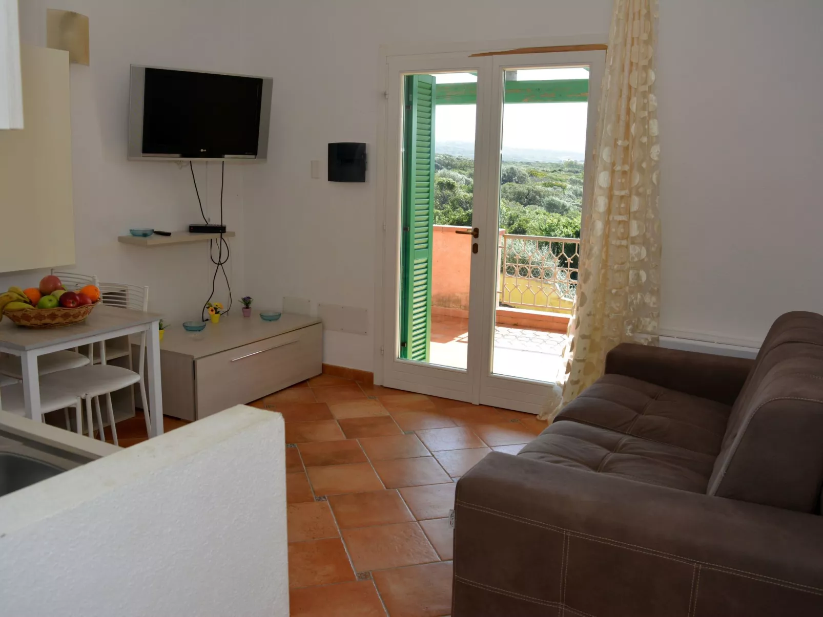 Schöne Wohnung in Residence mit Pool-Binnen