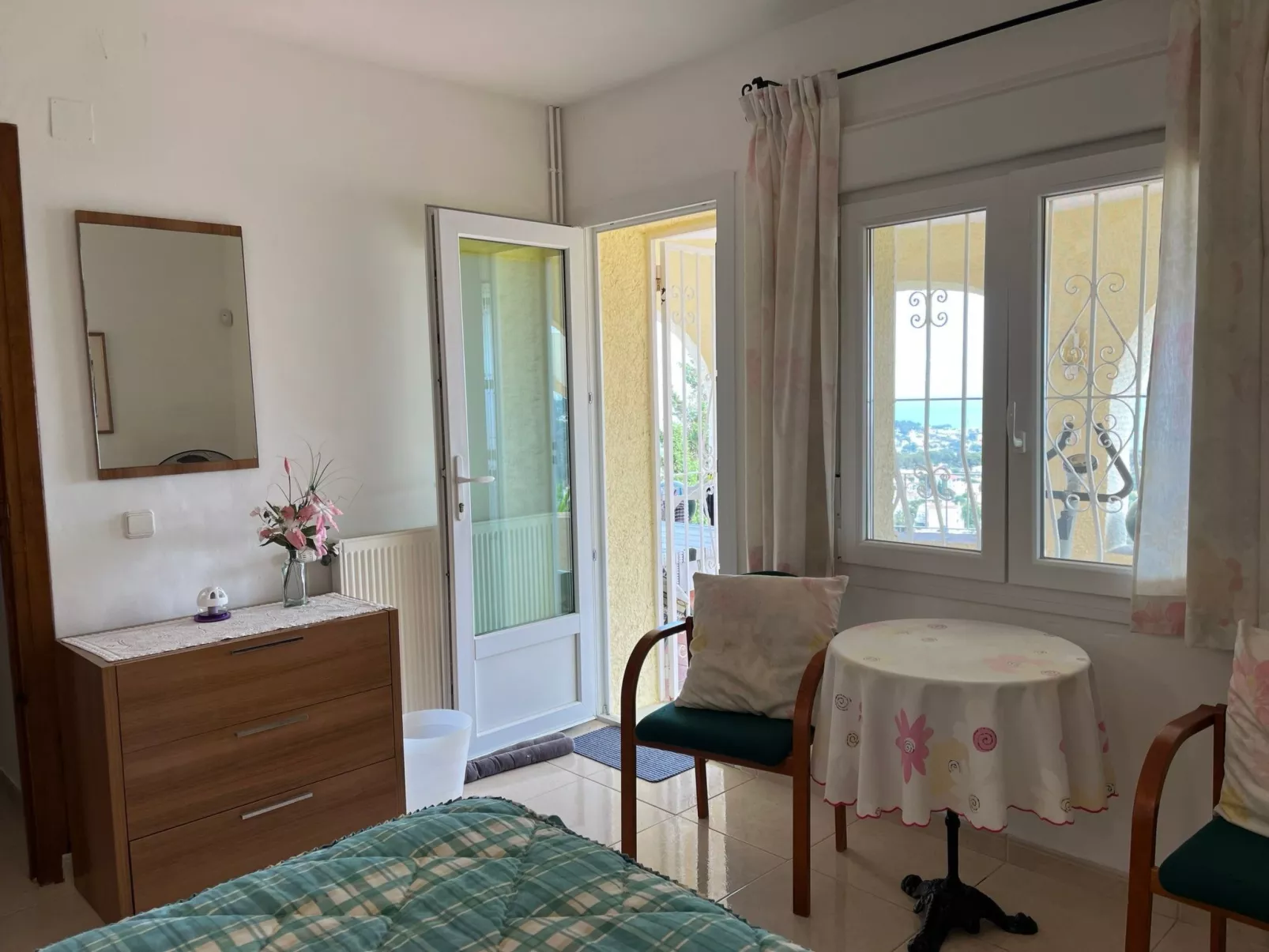 Wohnung in der ersten Etage mit privatem Pool-Binnen