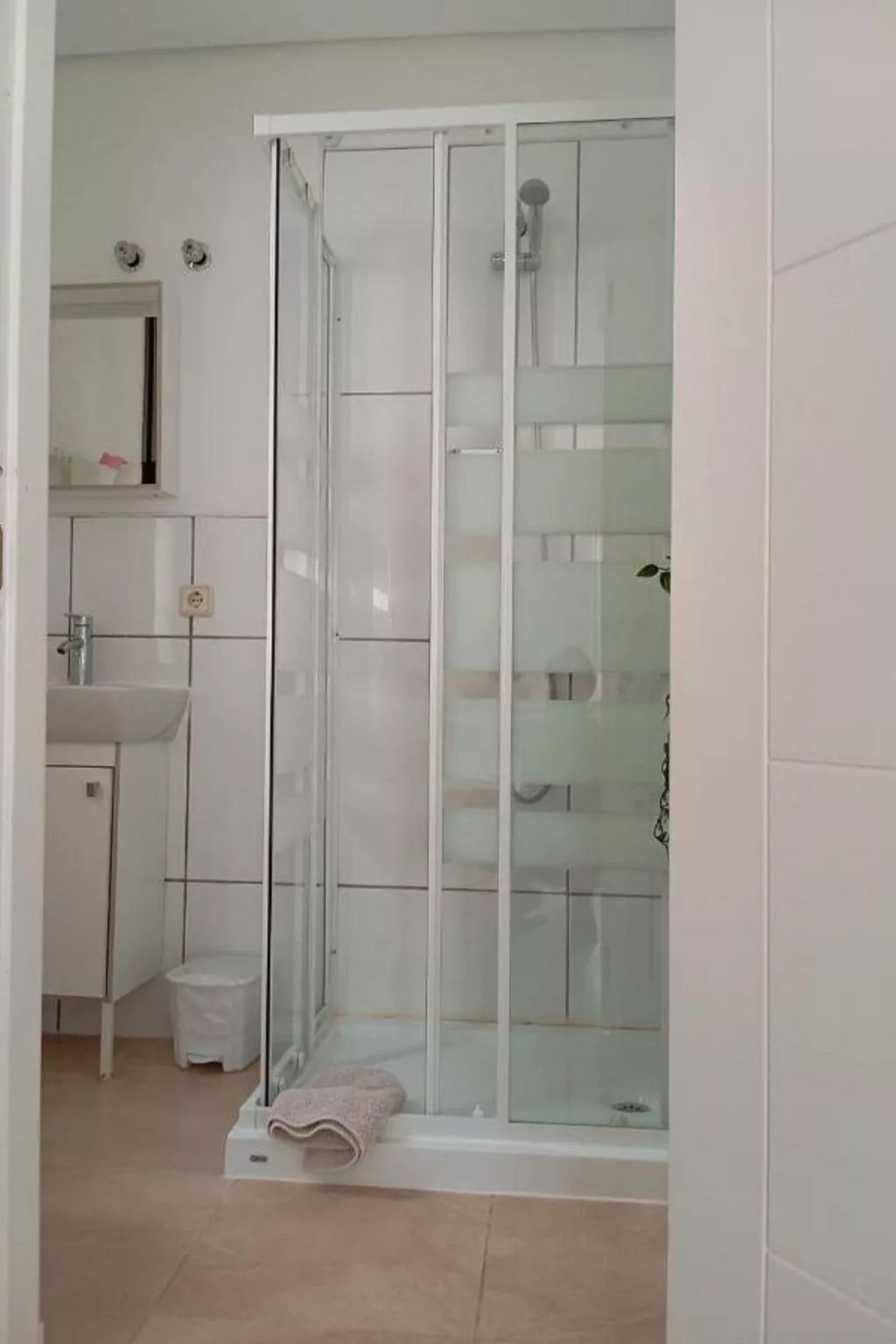 Wohnung mit Schwimmbad-Binnen