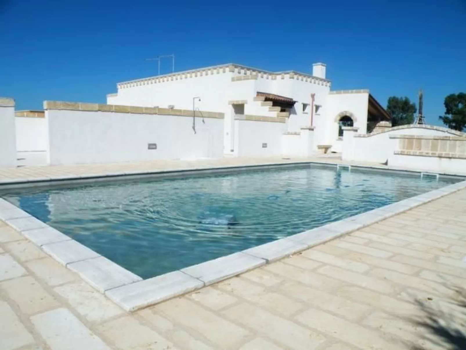 Gemütliche Ferienwohnung in Sogliano Cavour mit Terrasse, gemeinsamem Pool und-Buiten