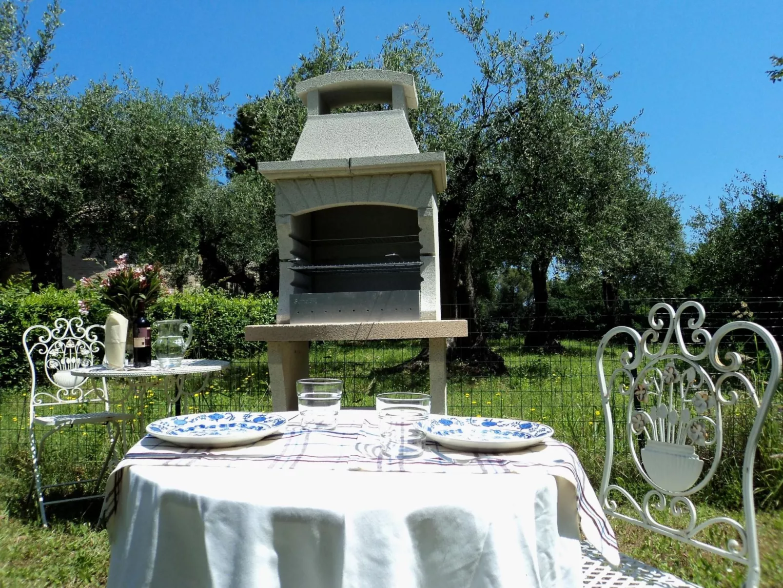 Studio-Apartment mit Garten, Grill, Pool und Aussicht-Binnen