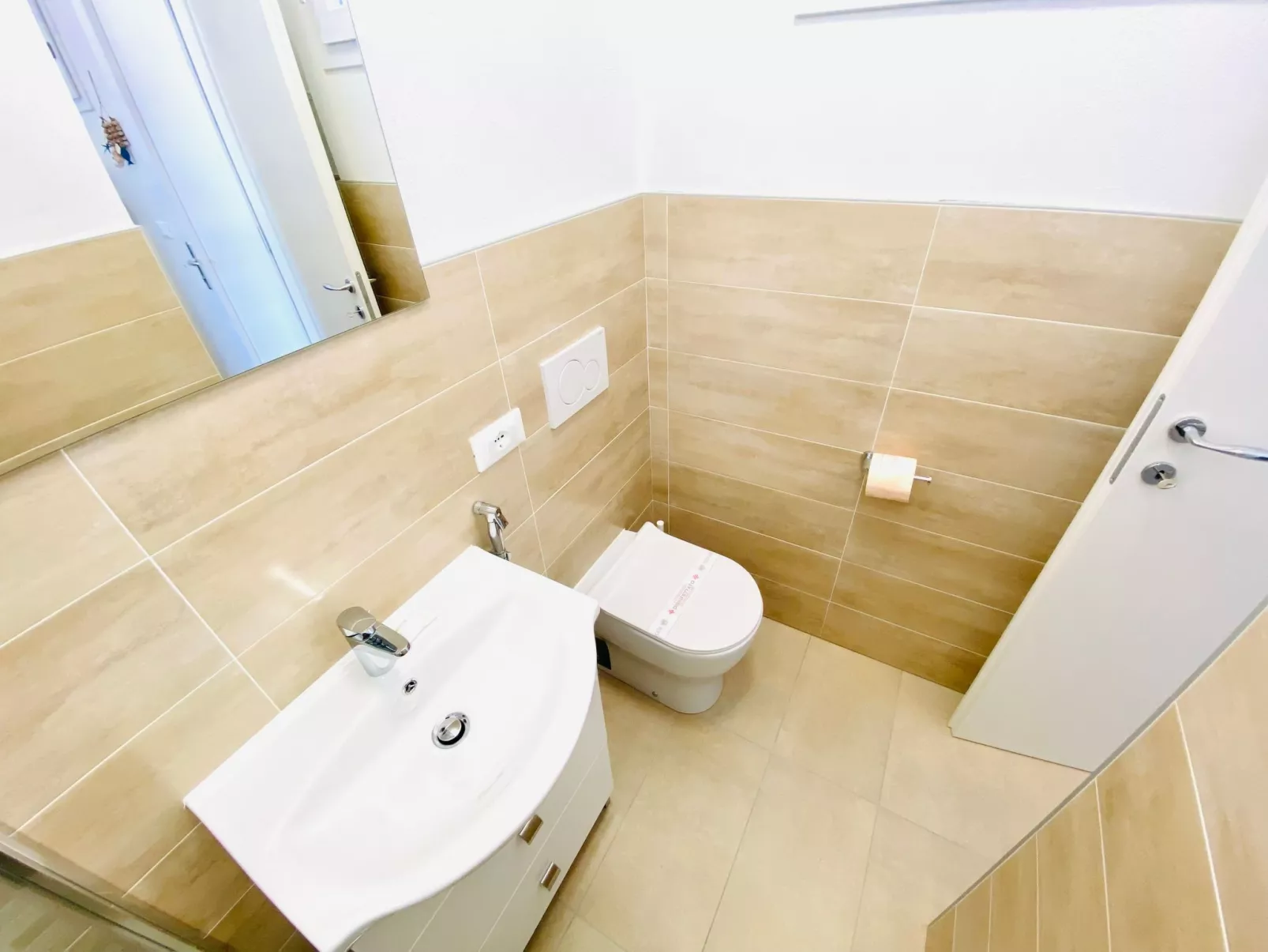 Modernes renoviertes Studio-Apartment mit Meerblick-Binnen