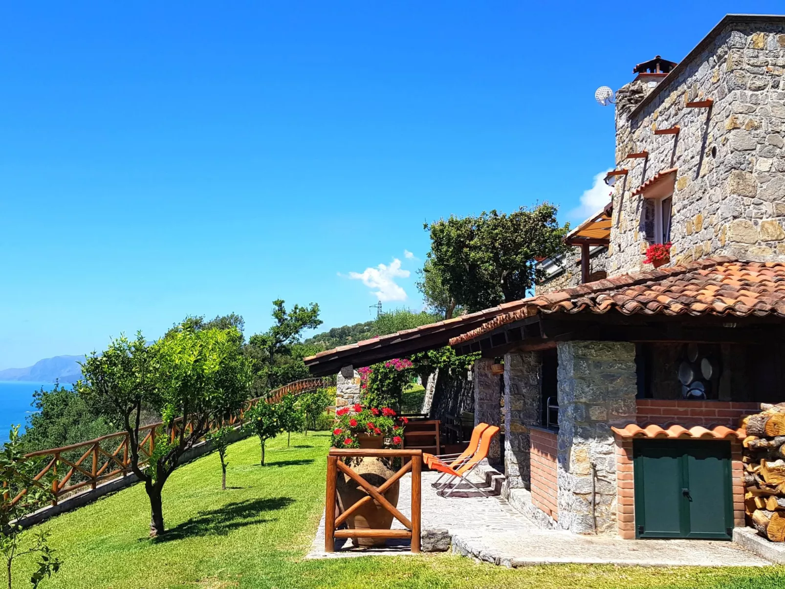 Traumvilla mit Panoramapool-Binnen