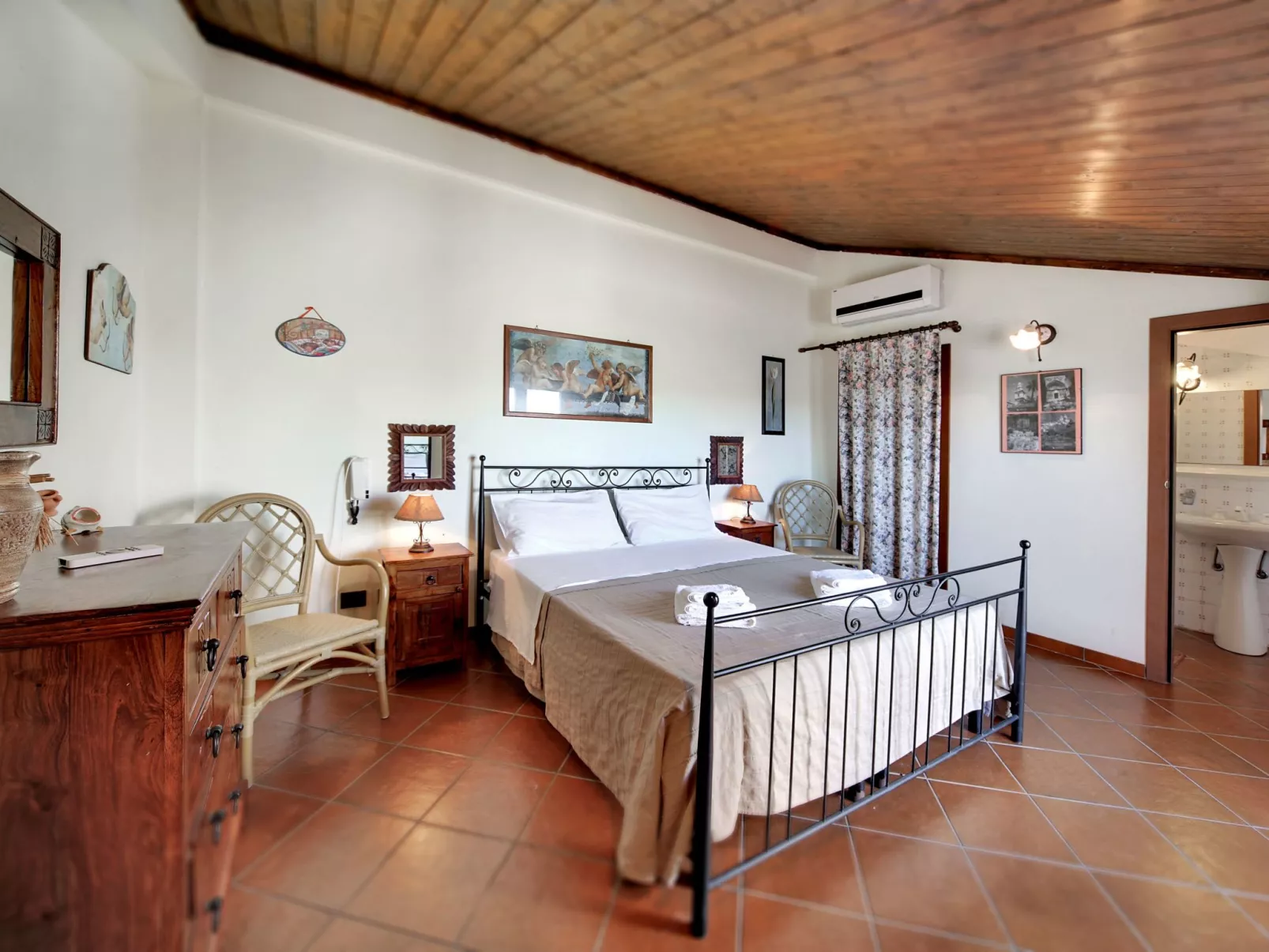 Für 12 Personen in Marina di Ragusa, Sizilien (Provinz Ragusa)-Image-tags.info