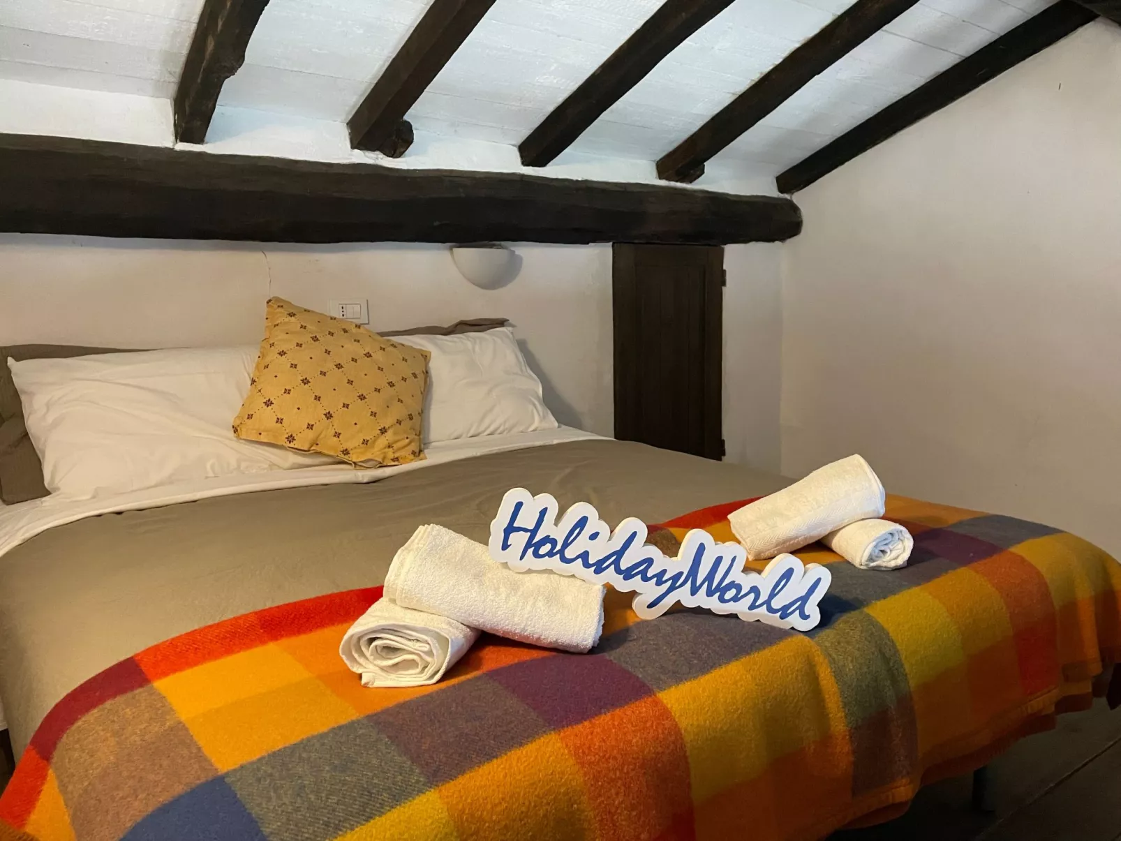 Retreat with a  View by Holiday World-Binnen