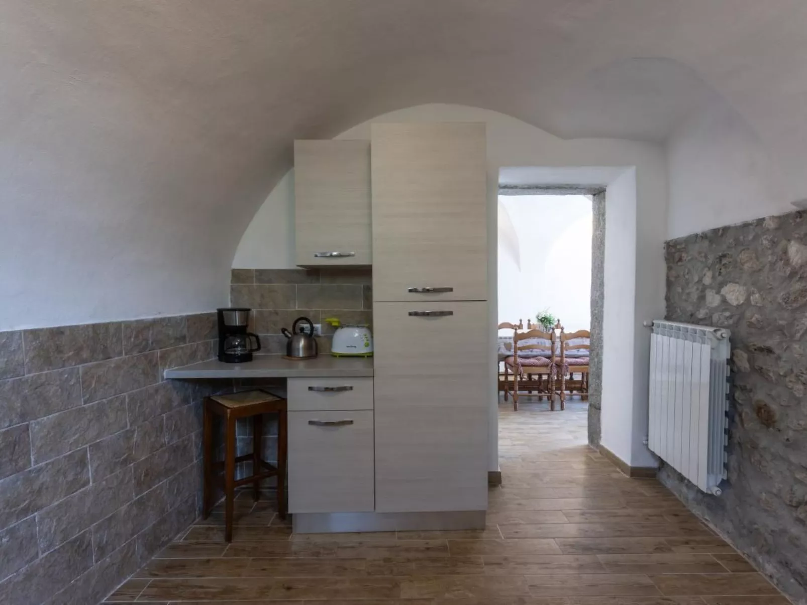 Antica Corte Ginevra-Ap.Lancillotto Gardasee-Image-tags.info