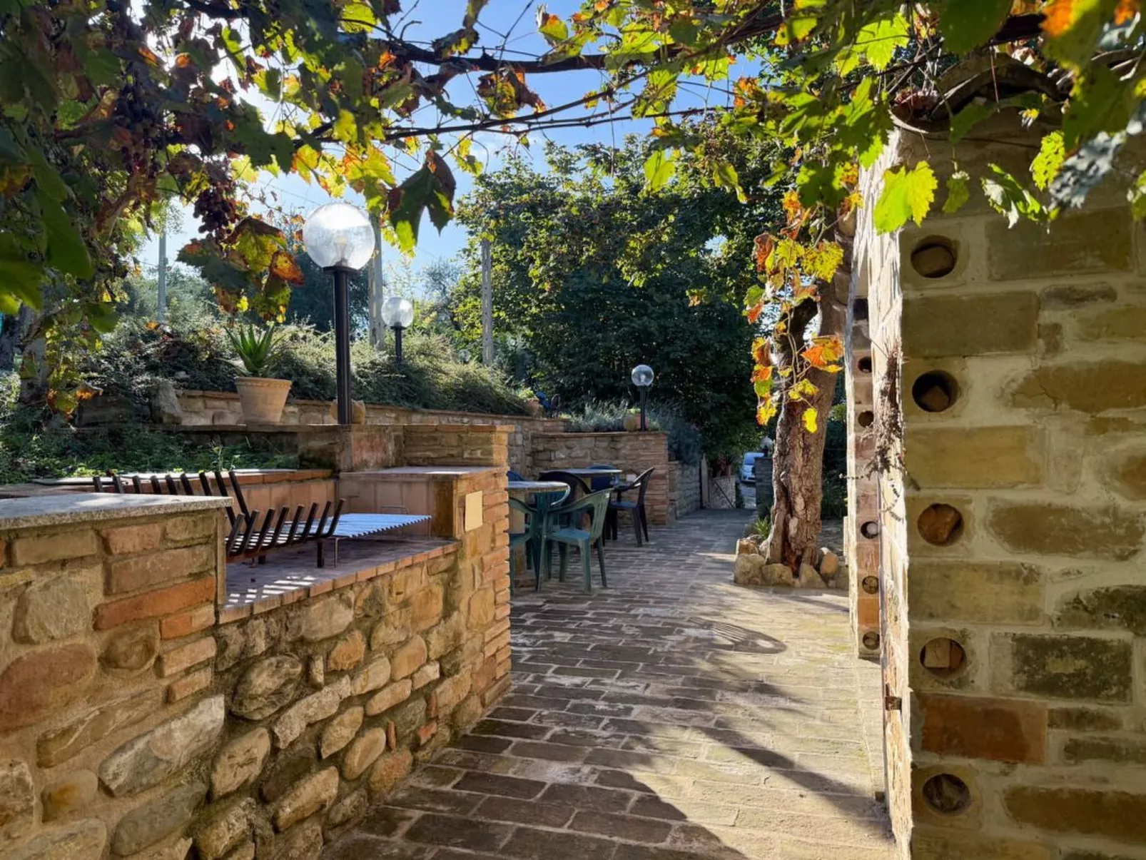 Ferienvilla mit privatem Pool und Whirlpool-Buiten