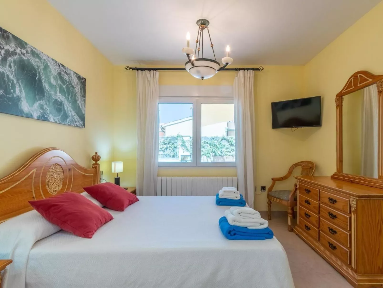 Haus mit privatem Pool, Garten und privatem Parkplatz-Binnen