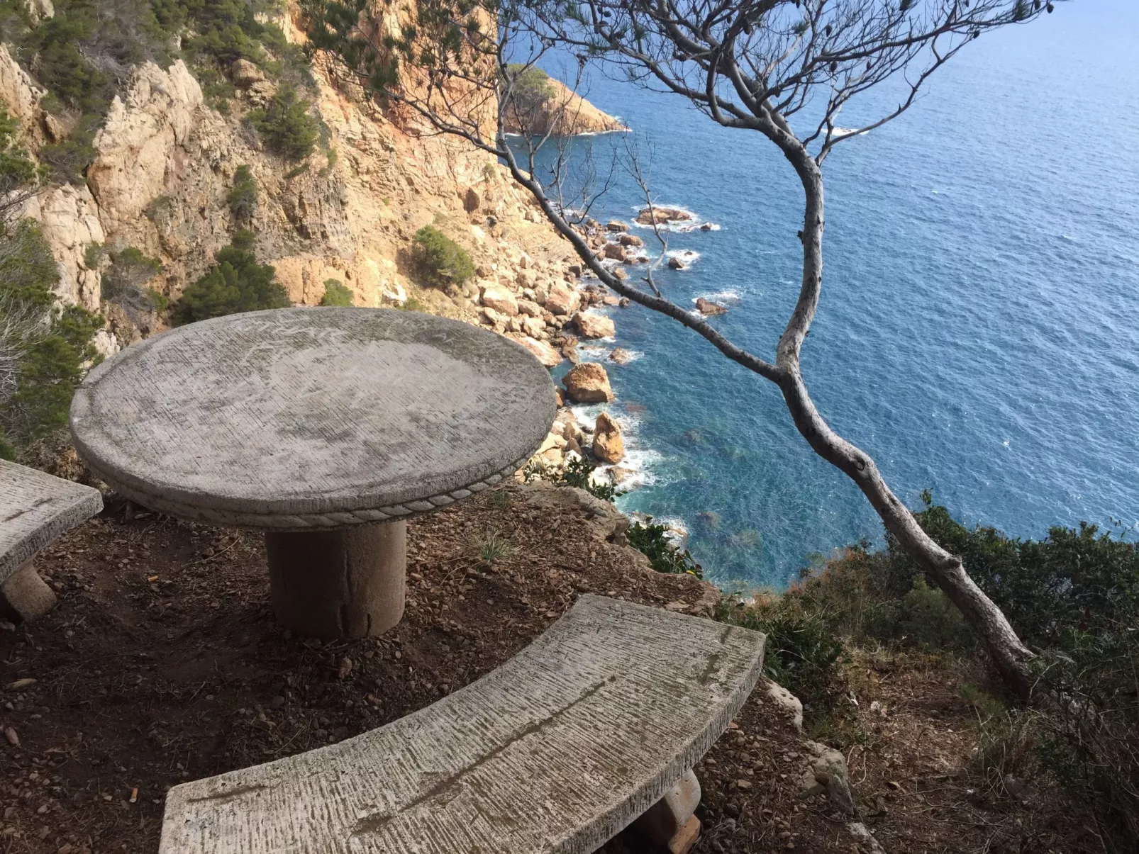 Gemütliches Ferienhaus mit Pool und Meerblick-Buiten