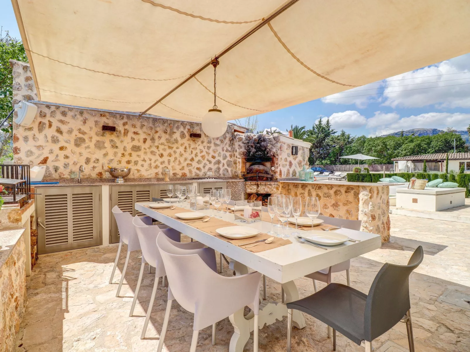 Can Colom-Image-tags.info