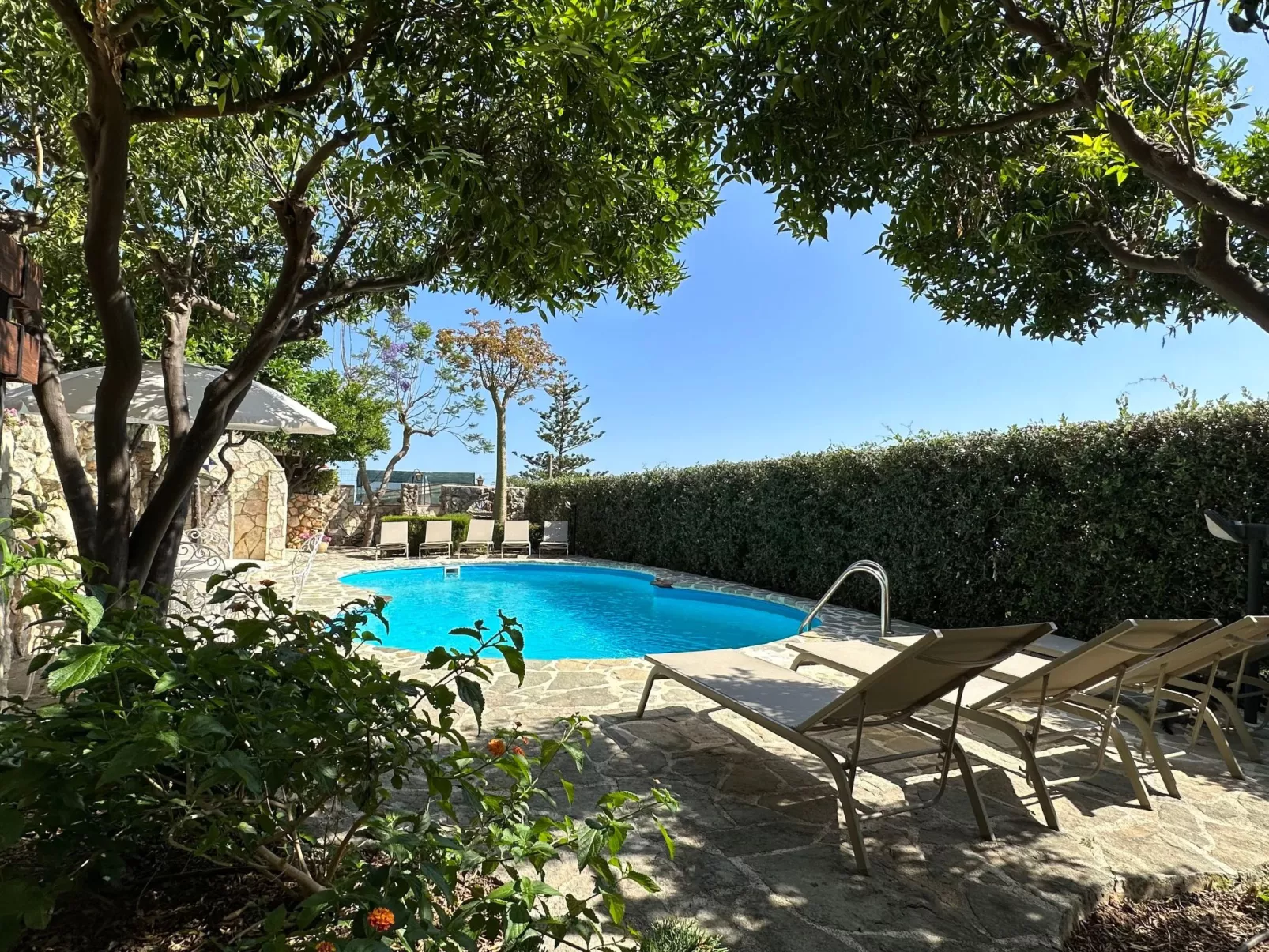 Studio-Wohnung "P Melograno" mit Pool-Buiten