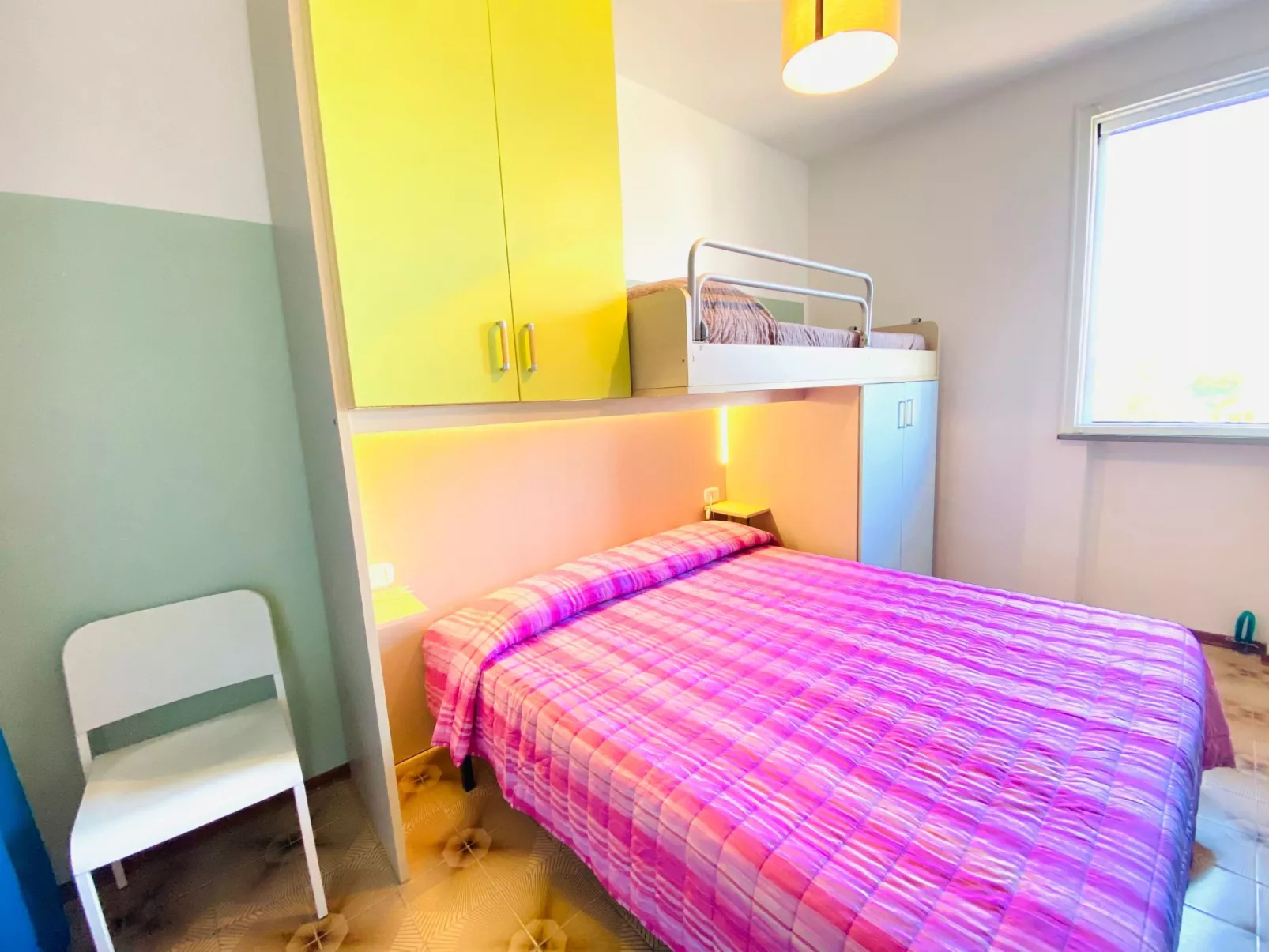 Vier-Zimmer-Villa, 2 Bäder, 2 Gärten, 2 Klima-Binnen