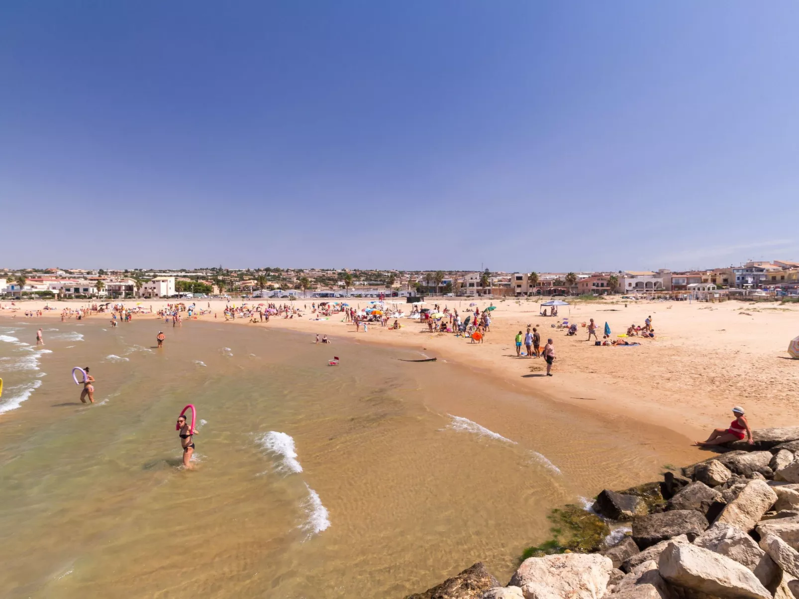 Appartement in Donnalucata mit Möblierter Terrasse und Meerblick-Binnen