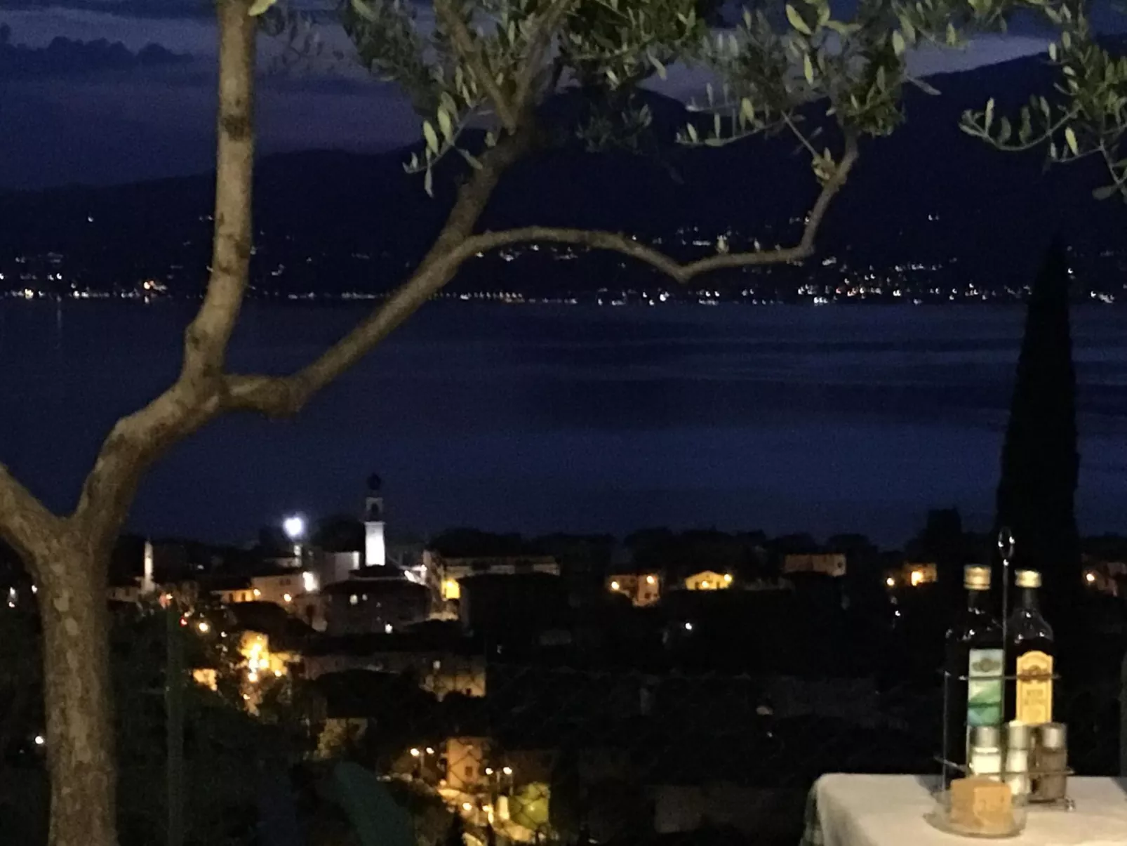 Villetta Montavolo in traumhafter Panoramalage-Buiten