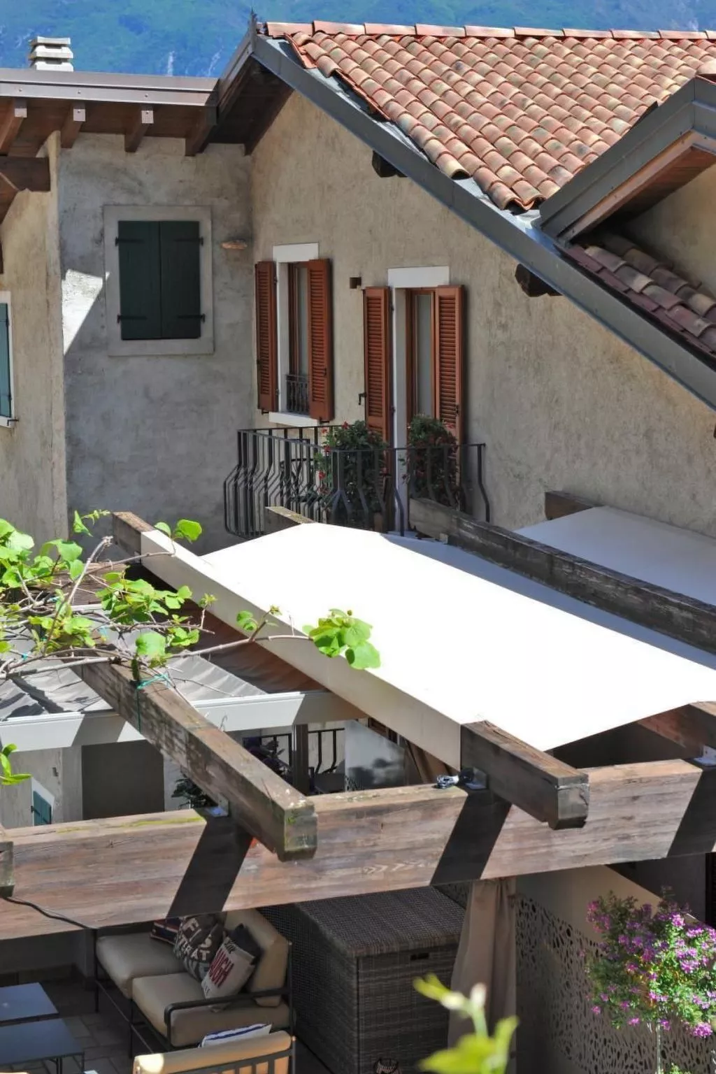 Große Wohnung in Limone Sul Garda mit Terrasse und Garten und Nah am Strand - Buiten