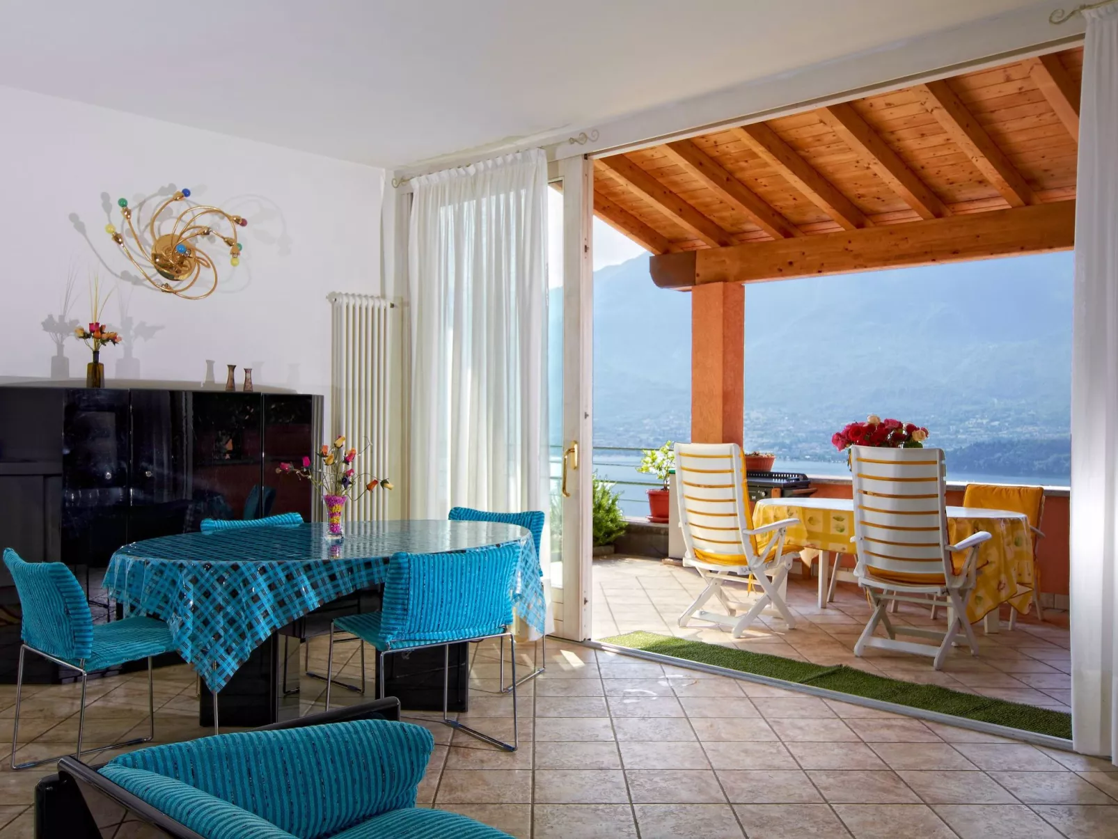 Türkisfarbenes Haus mit fantastischer Aussicht-Binnen